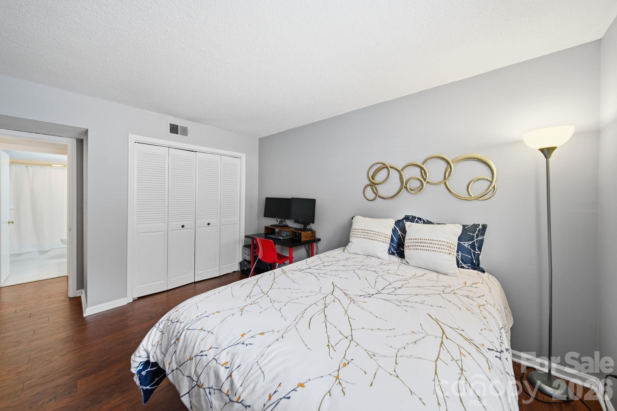 4739 Hedgemore Drive N Property Photo 18