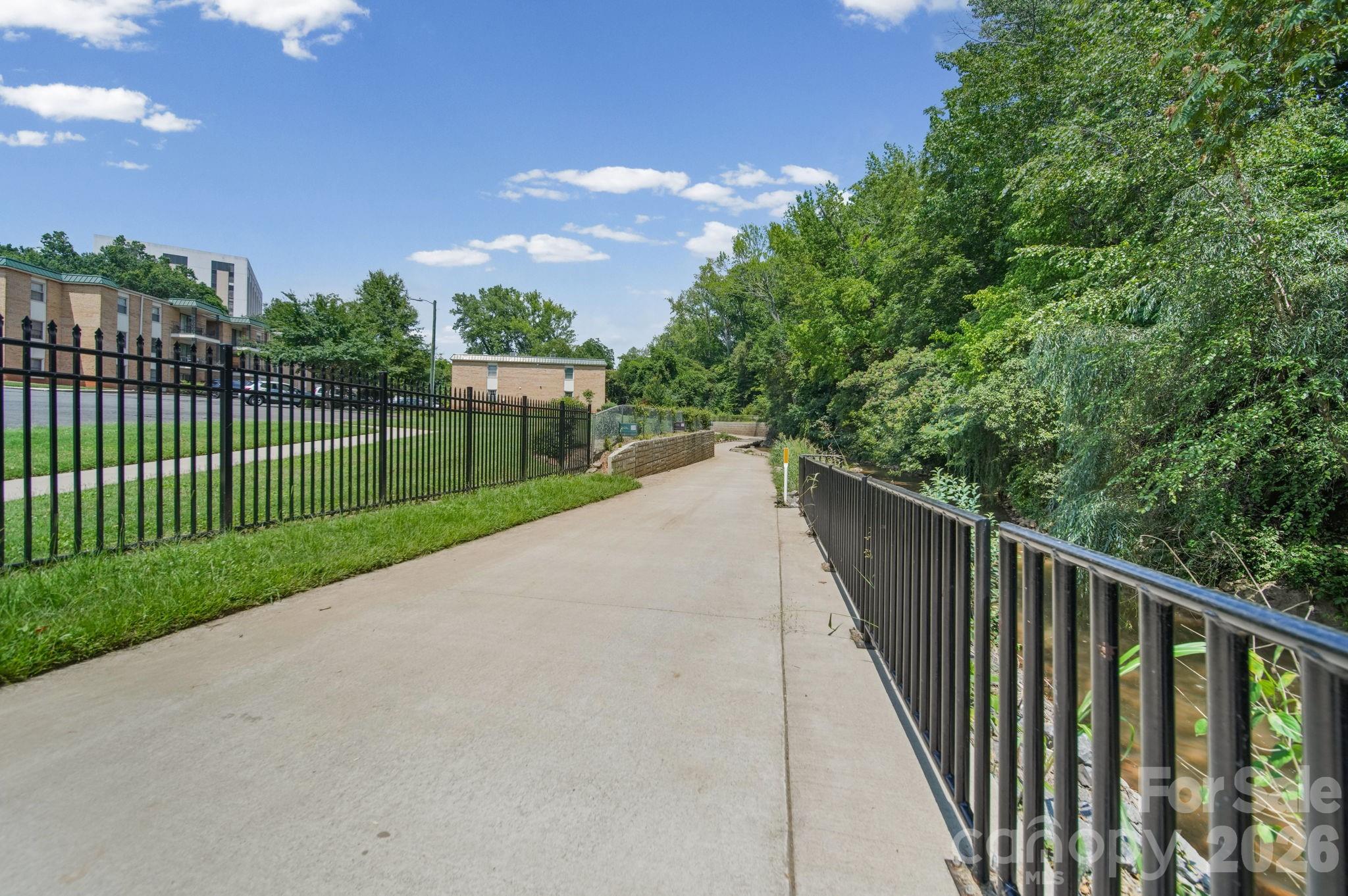 4739 Hedgemore Drive N Property Photo 31