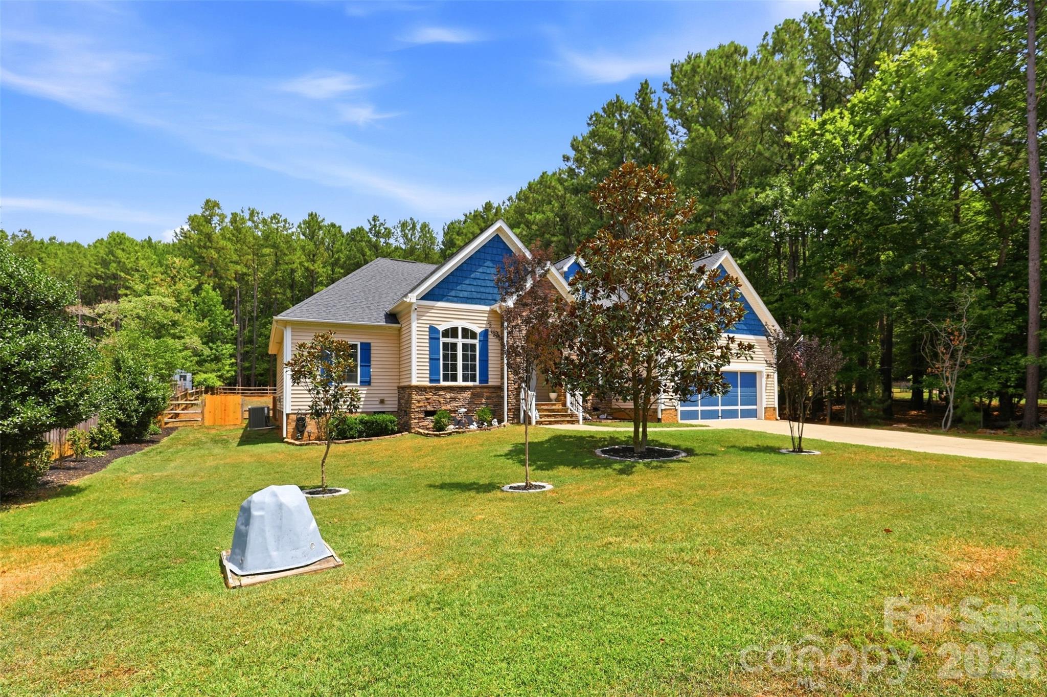 630 Kenway Loop Property Photo 2