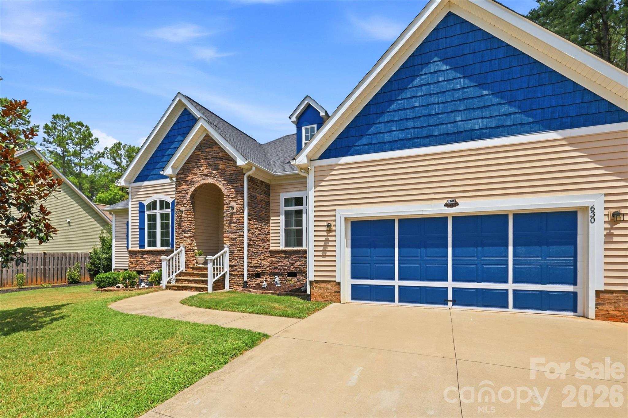 630 Kenway Loop Property Photo 5