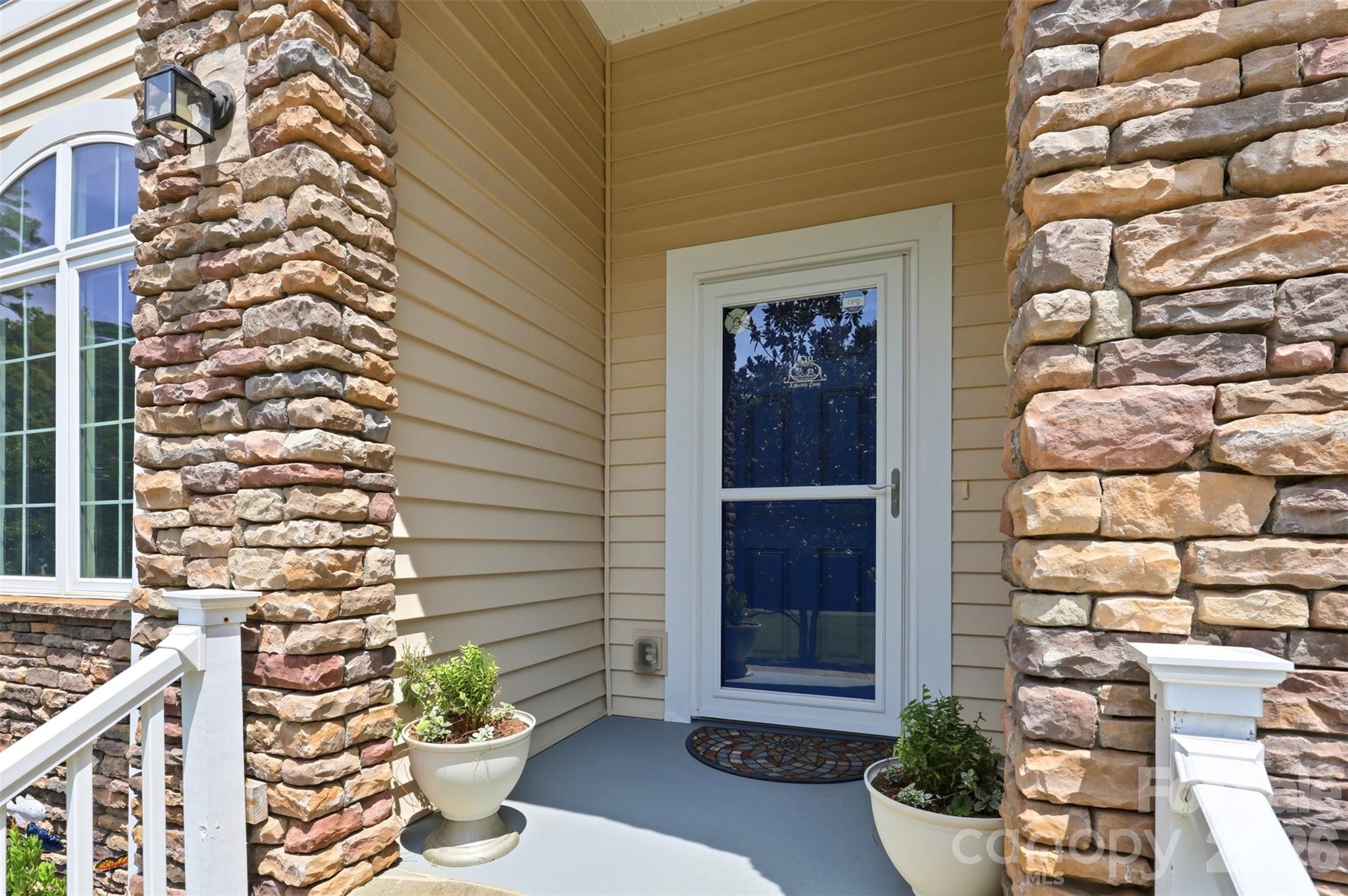 630 Kenway Loop Property Photo 6