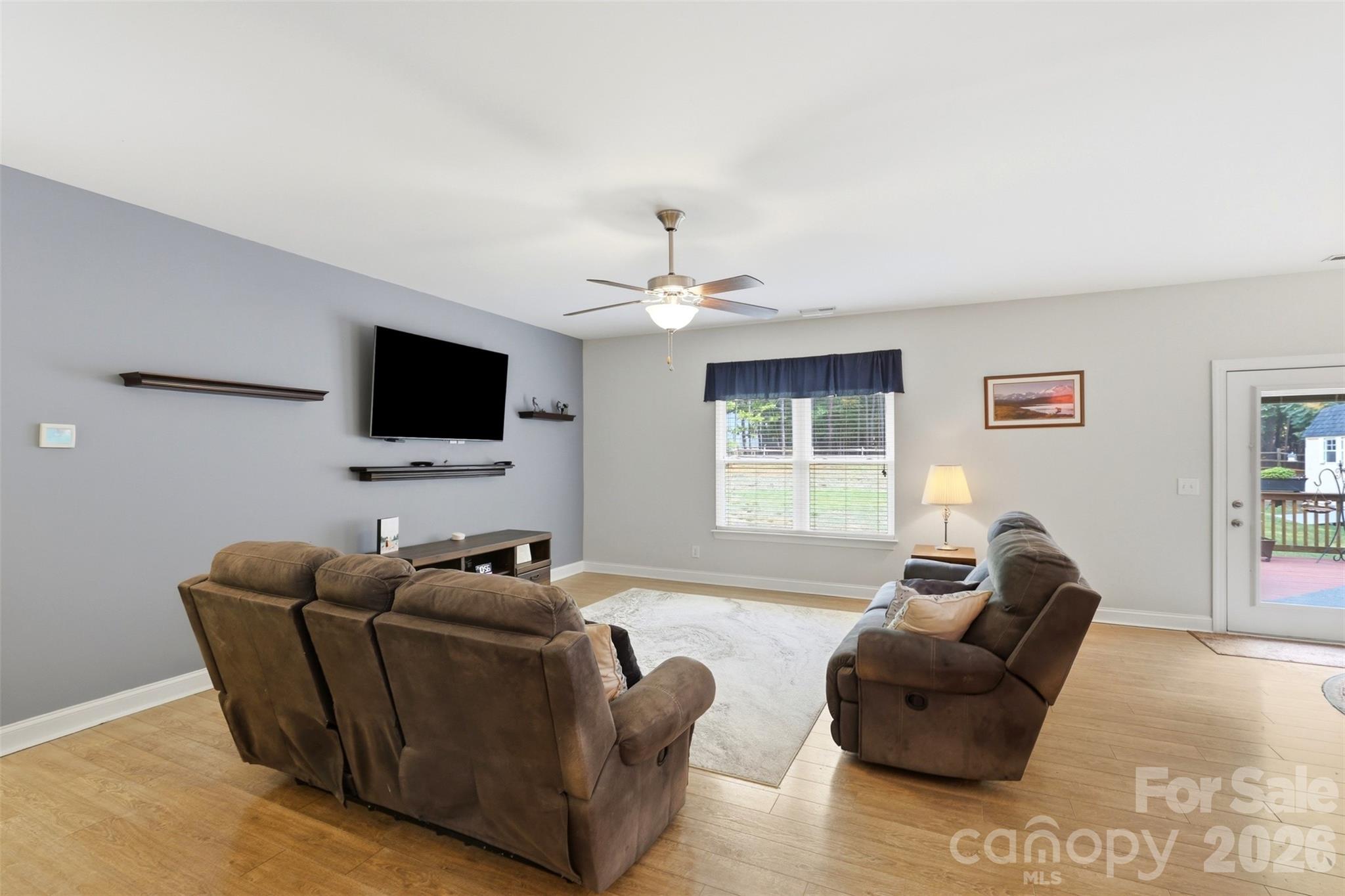 630 Kenway Loop Property Photo 9