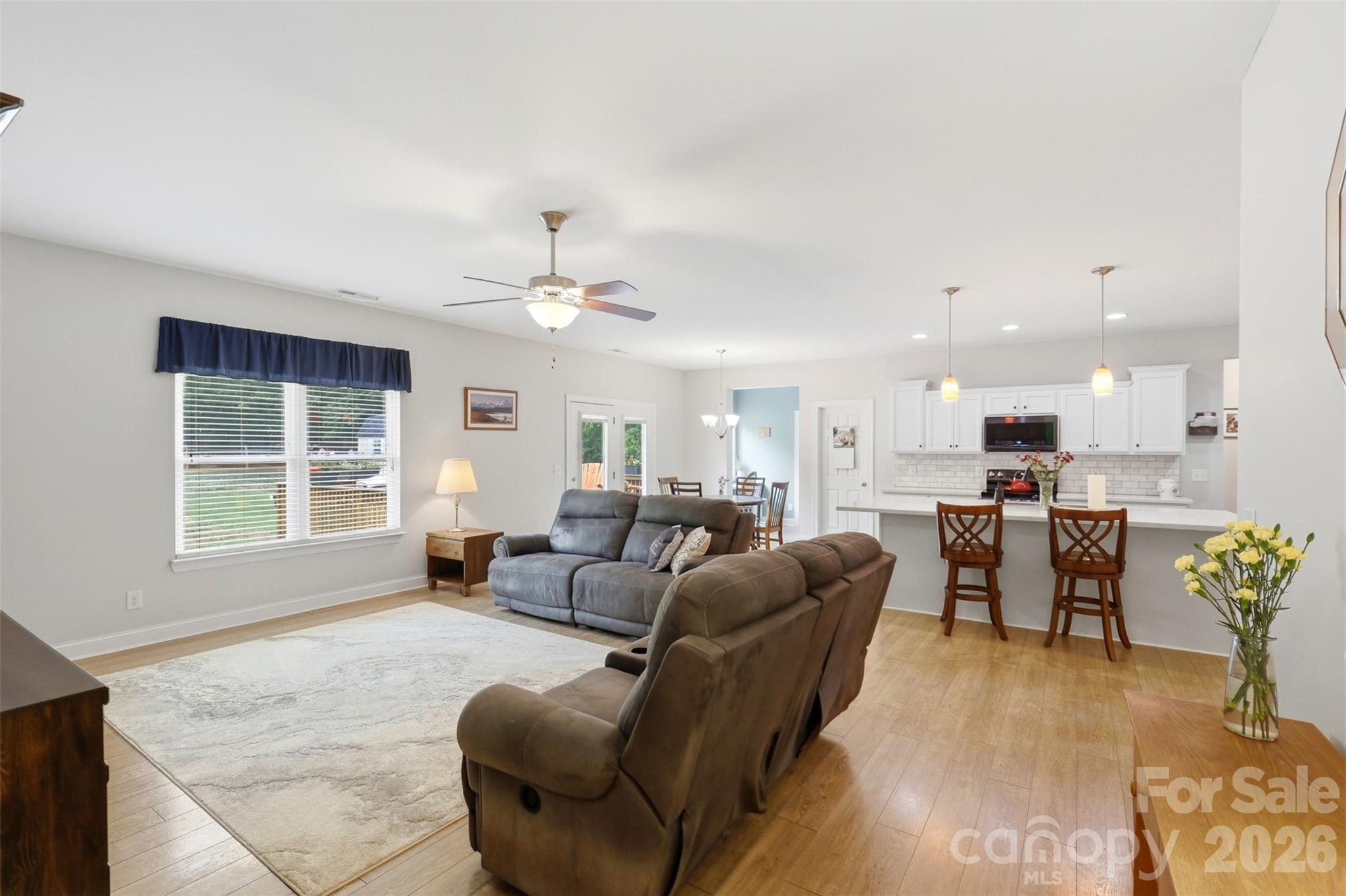 630 Kenway Loop Property Photo 10