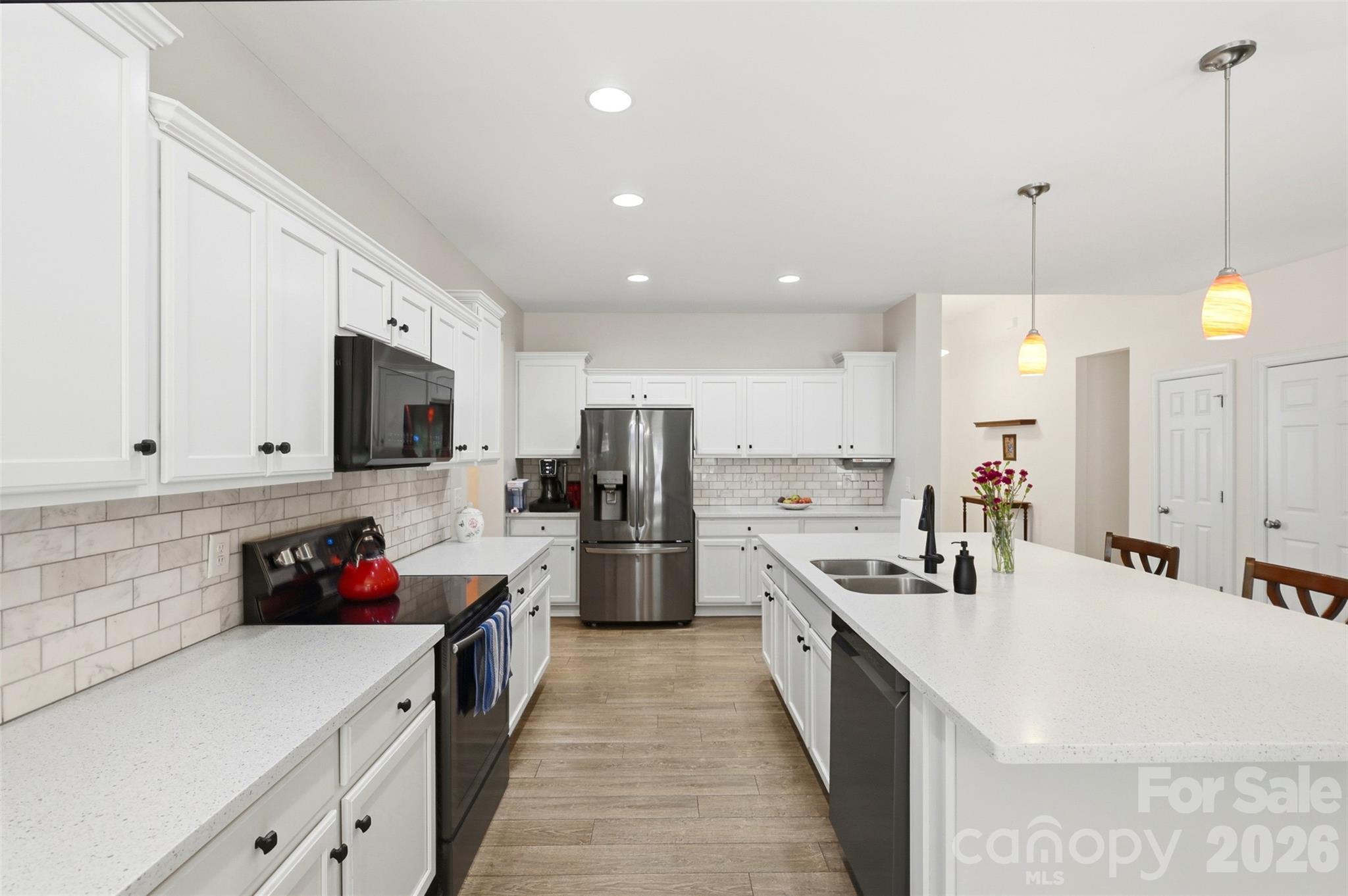 630 Kenway Loop Property Photo 13