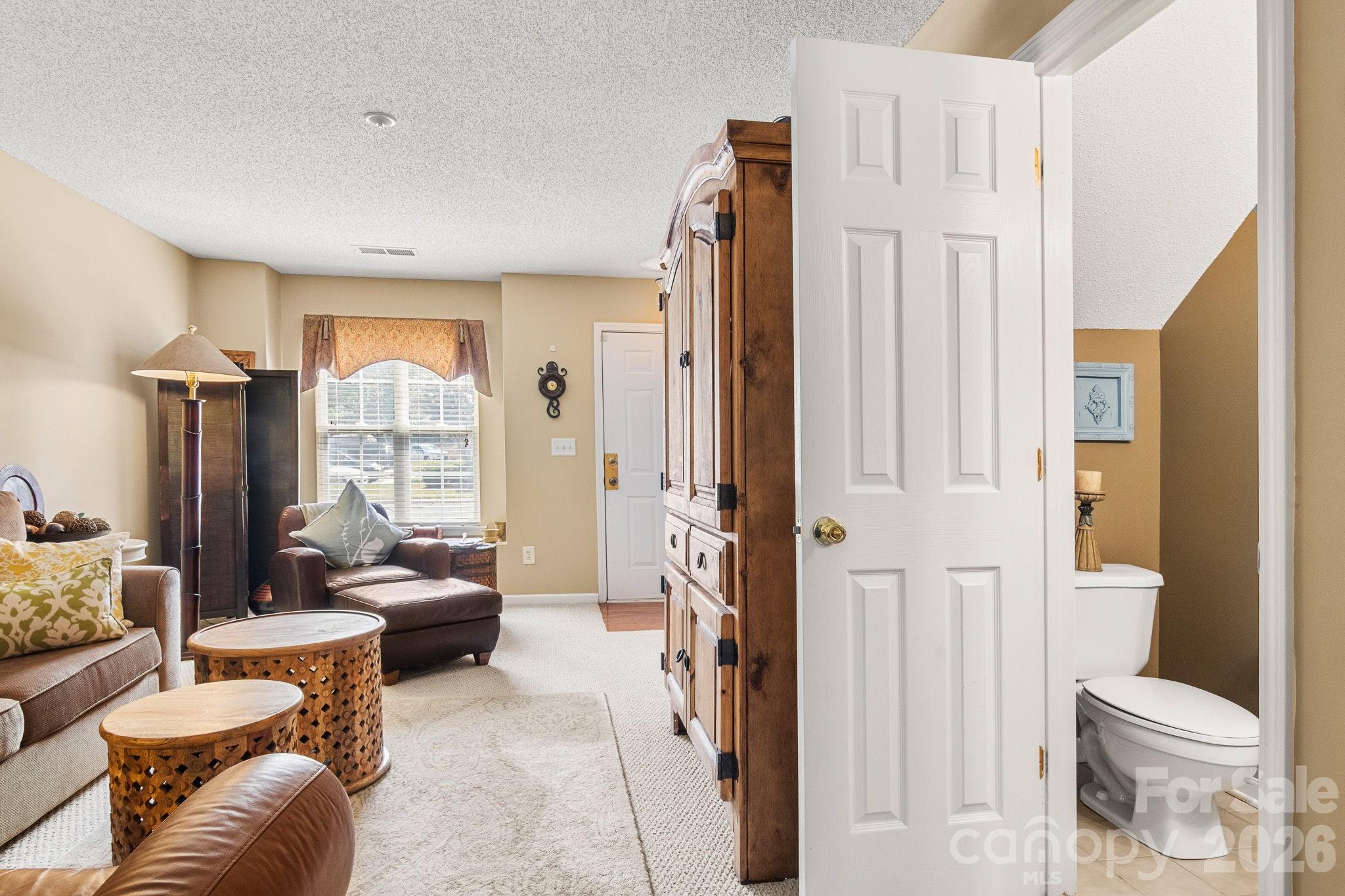 11549 Retriever Way Property Photo 8