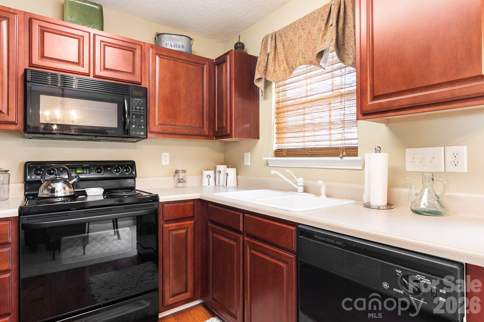 11549 Retriever Way Property Photo 13
