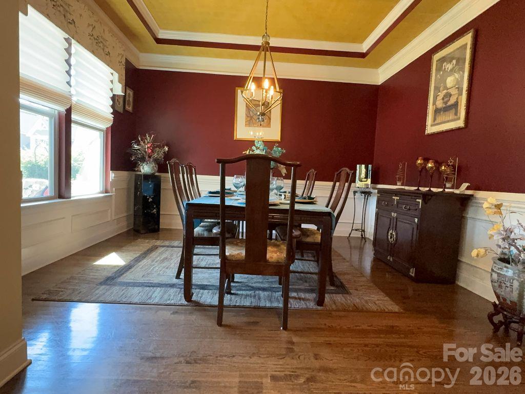 2001 Hampshire Court Property Photo 4