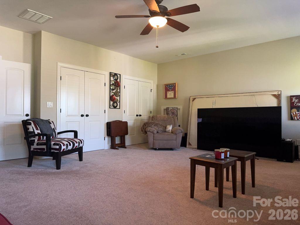 2001 Hampshire Court Property Photo 13