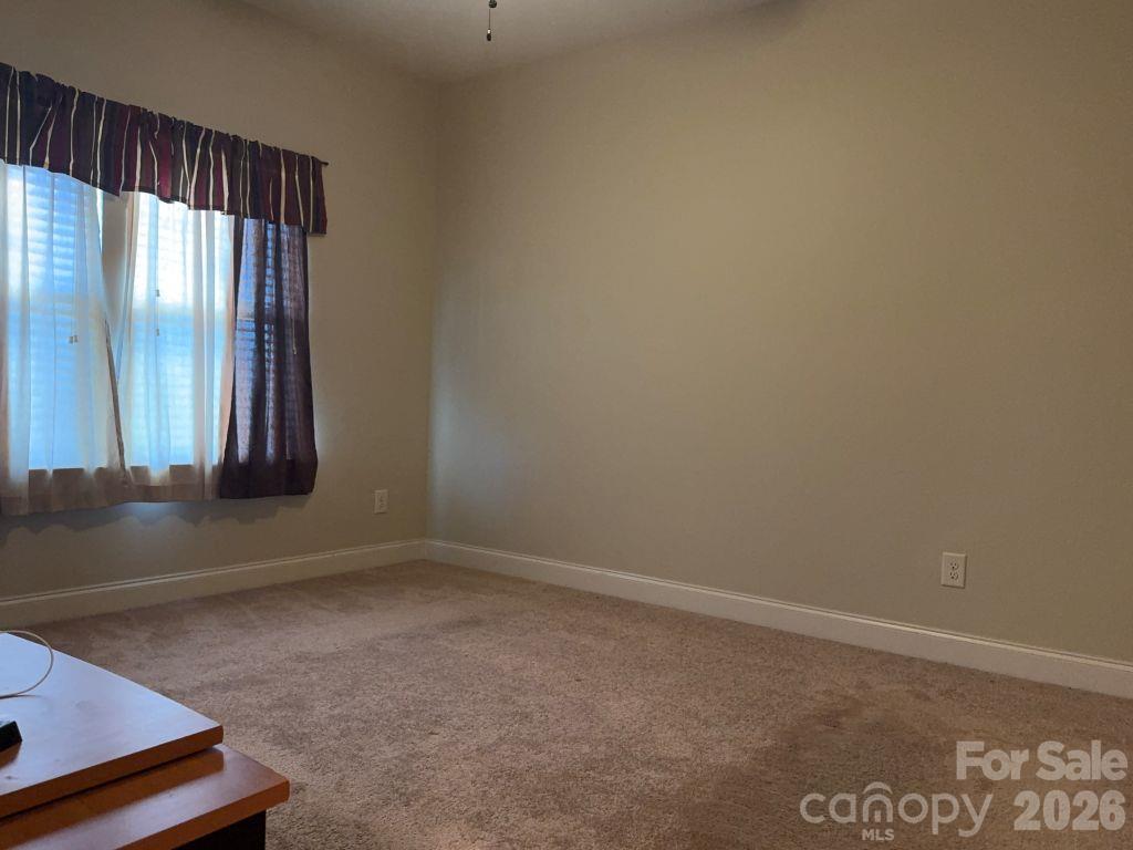 2001 Hampshire Court Property Photo 17