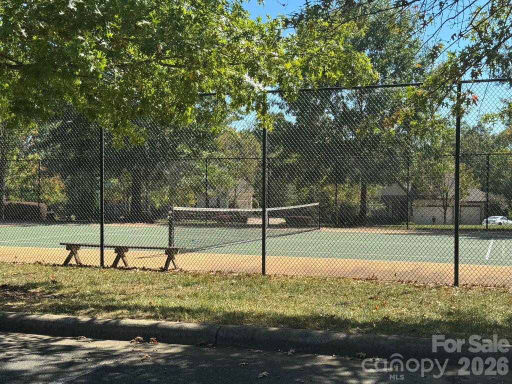 2001 Hampshire Court Property Photo 27