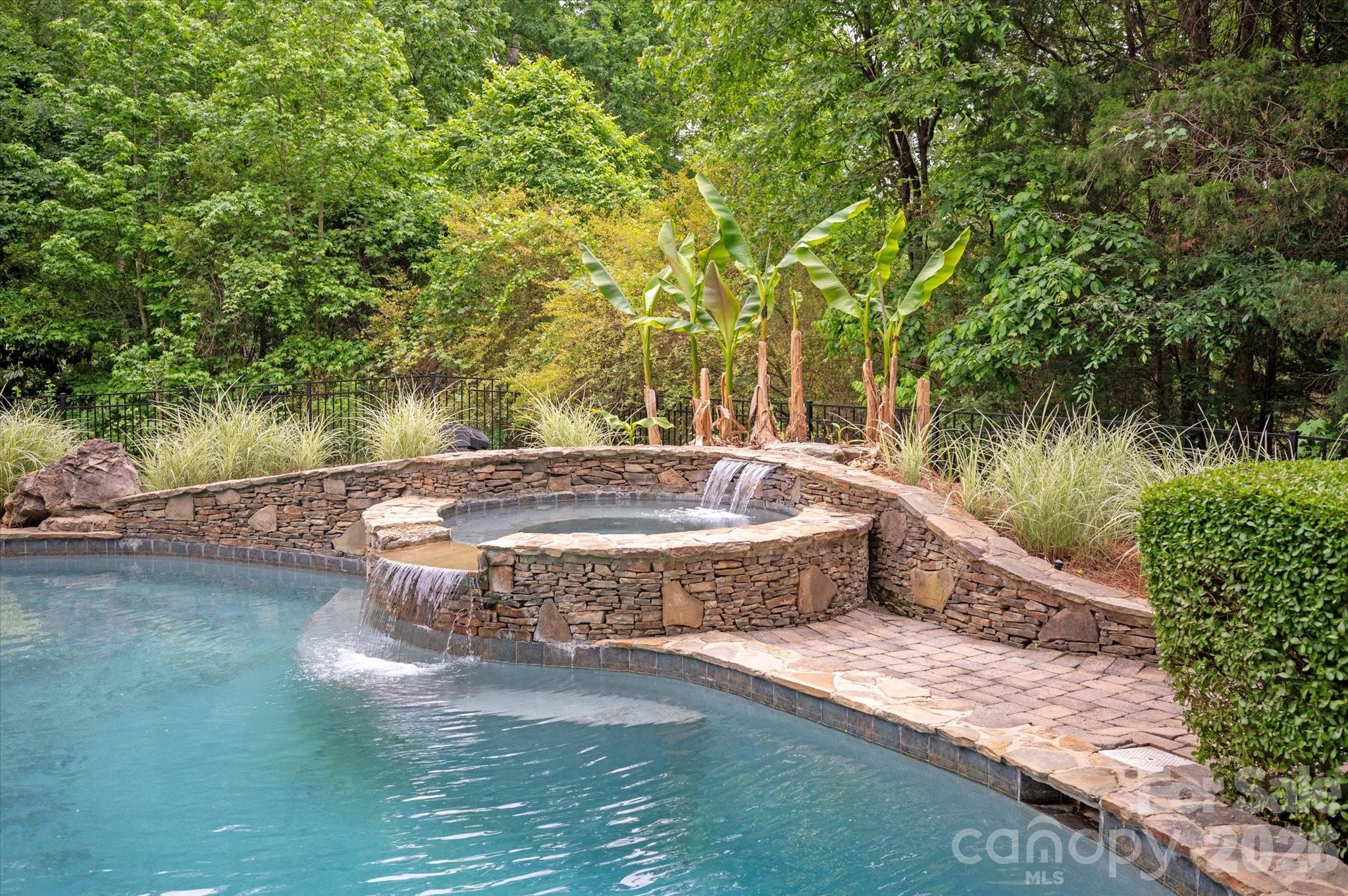 8801 Nellie Lane Property Photo 4