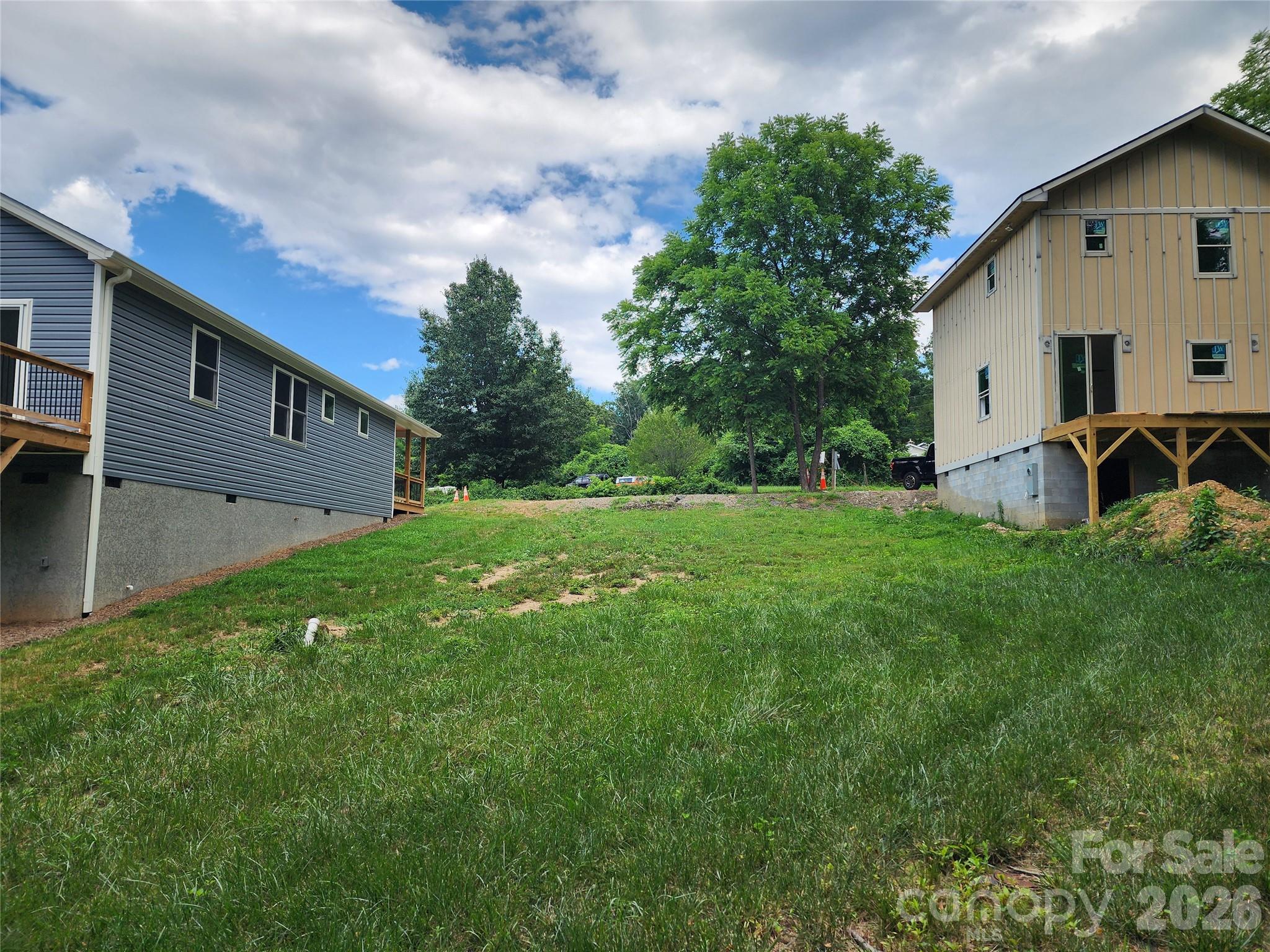 237 Edgewood Road 2 Property Photo 3