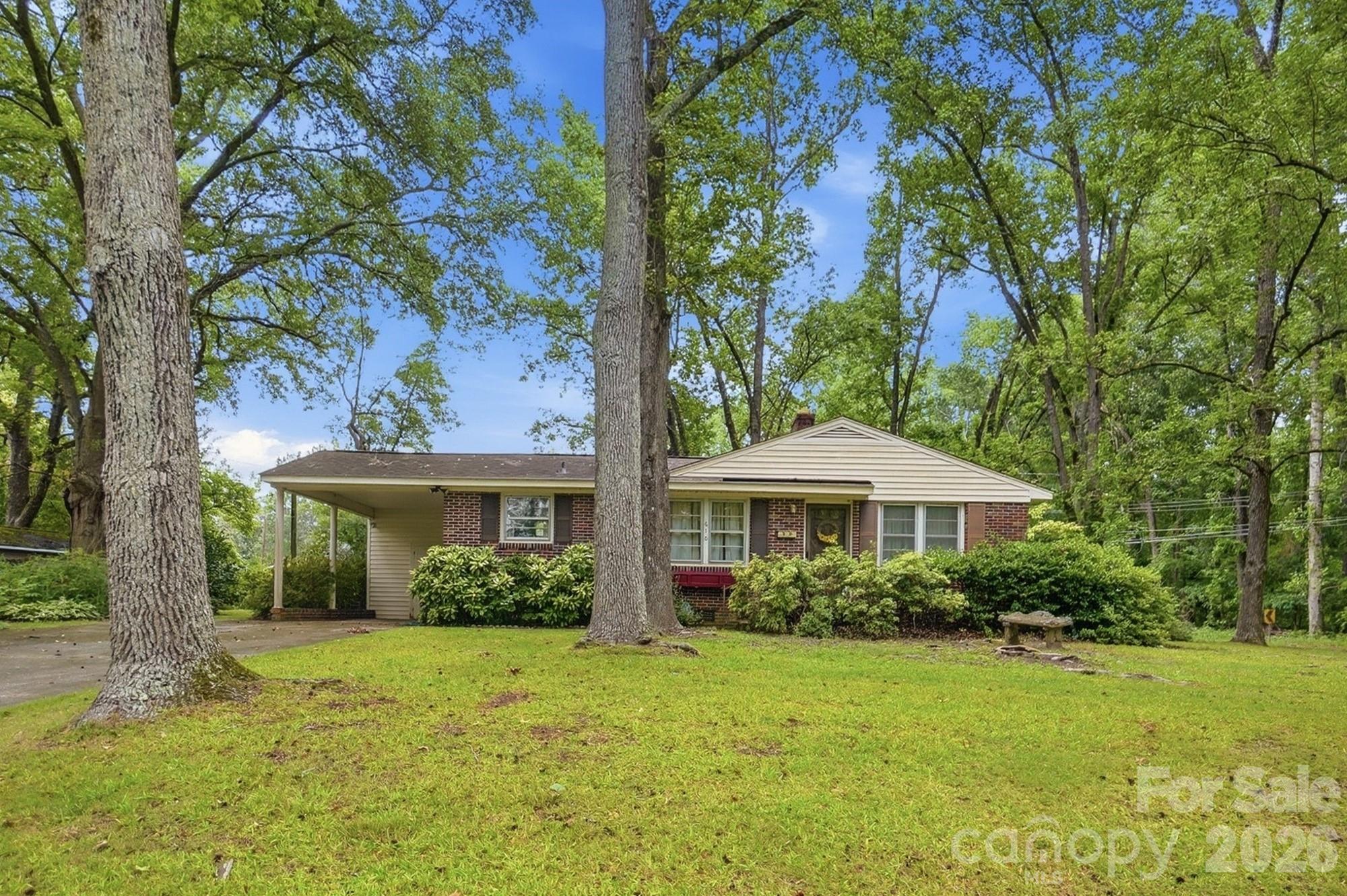 610 Laurel Court Property Photo 1