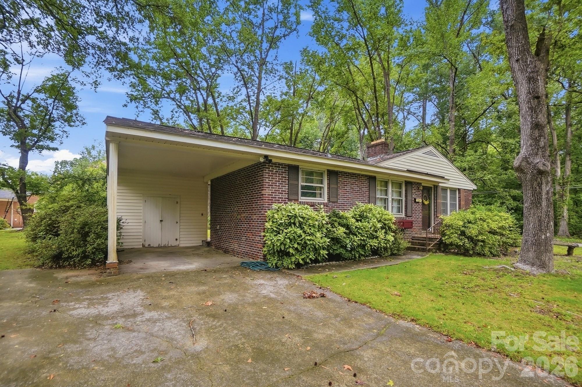 610 Laurel Court Property Photo 4