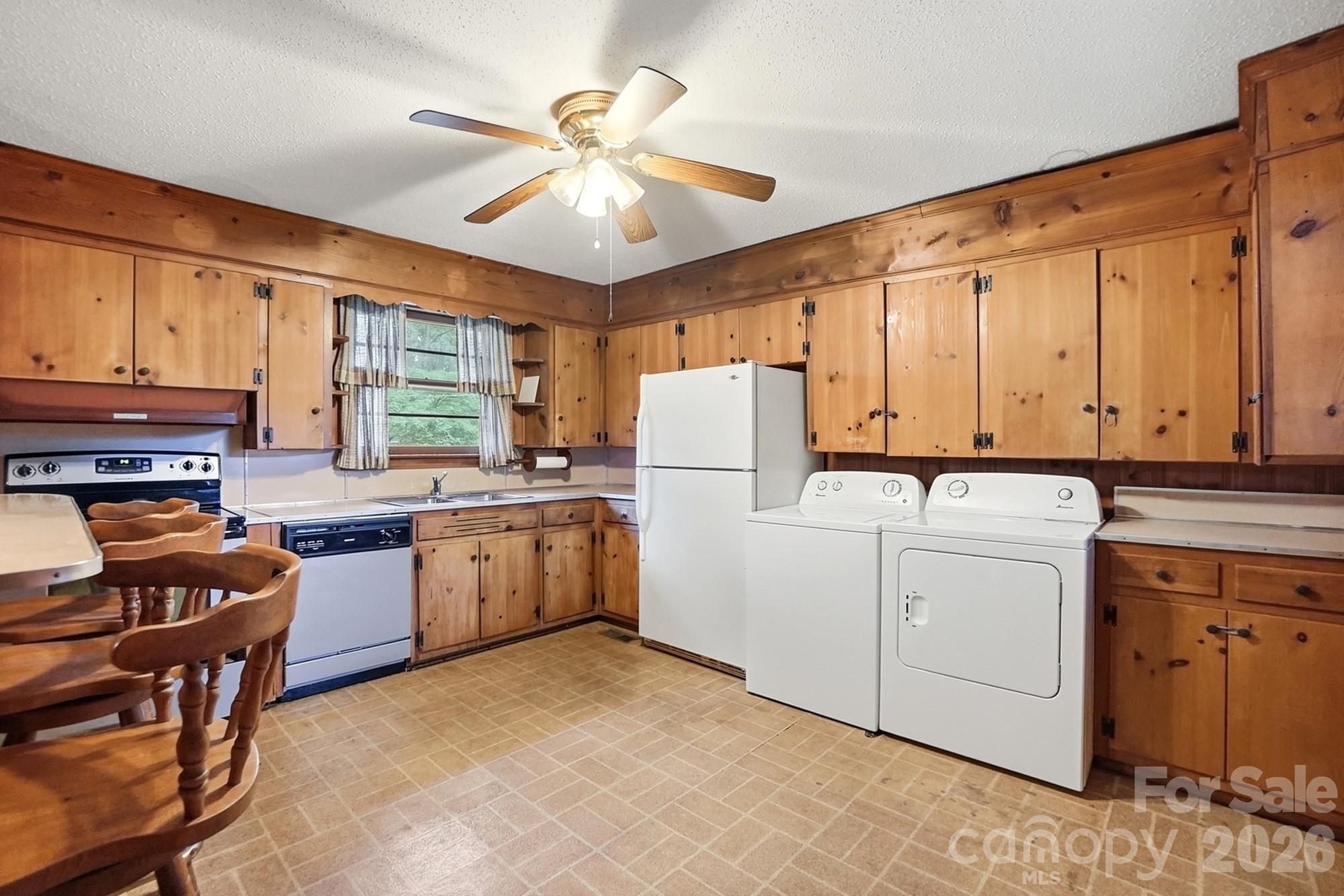 610 Laurel Court Property Photo 13