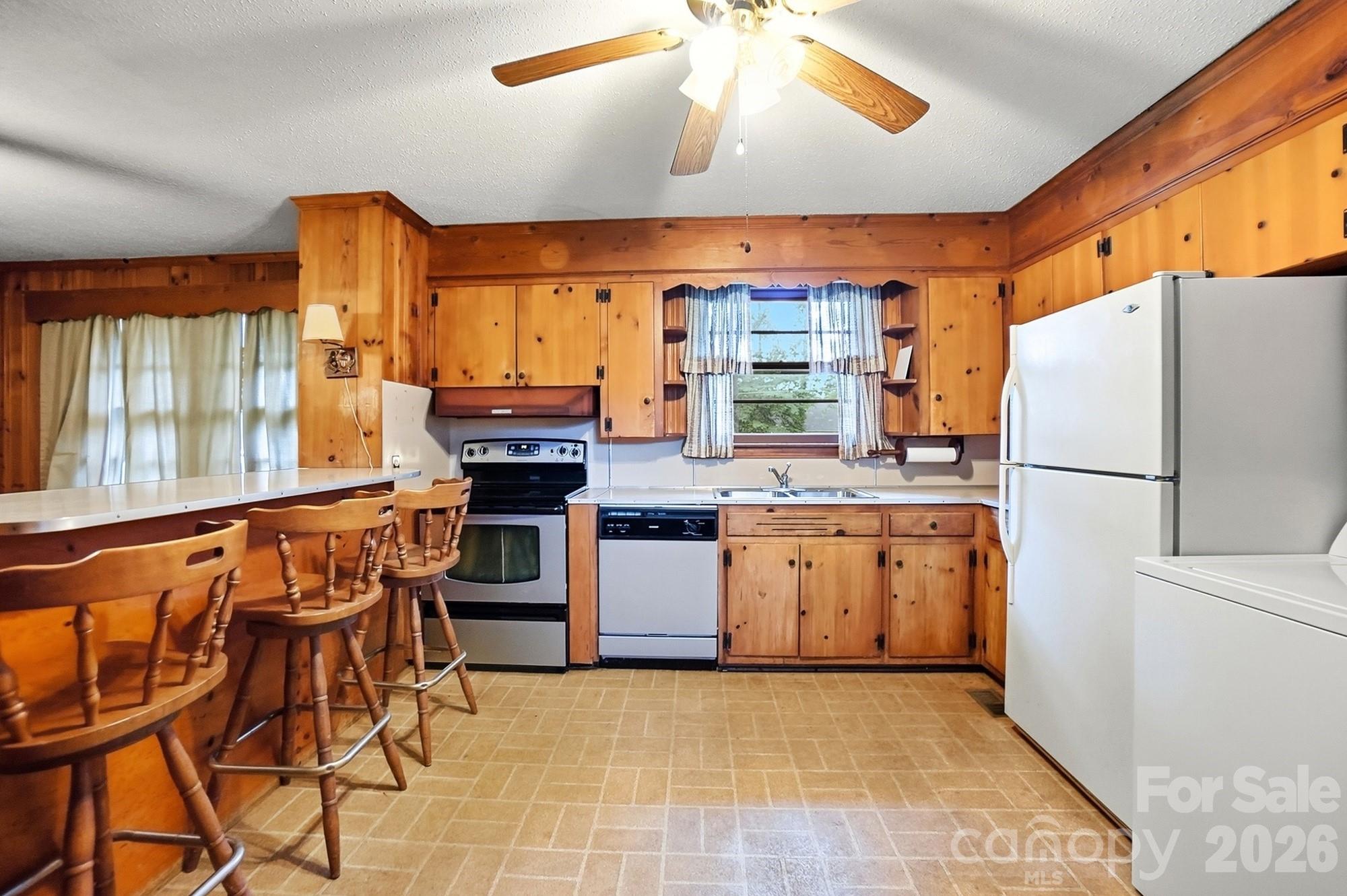 610 Laurel Court Property Photo 14