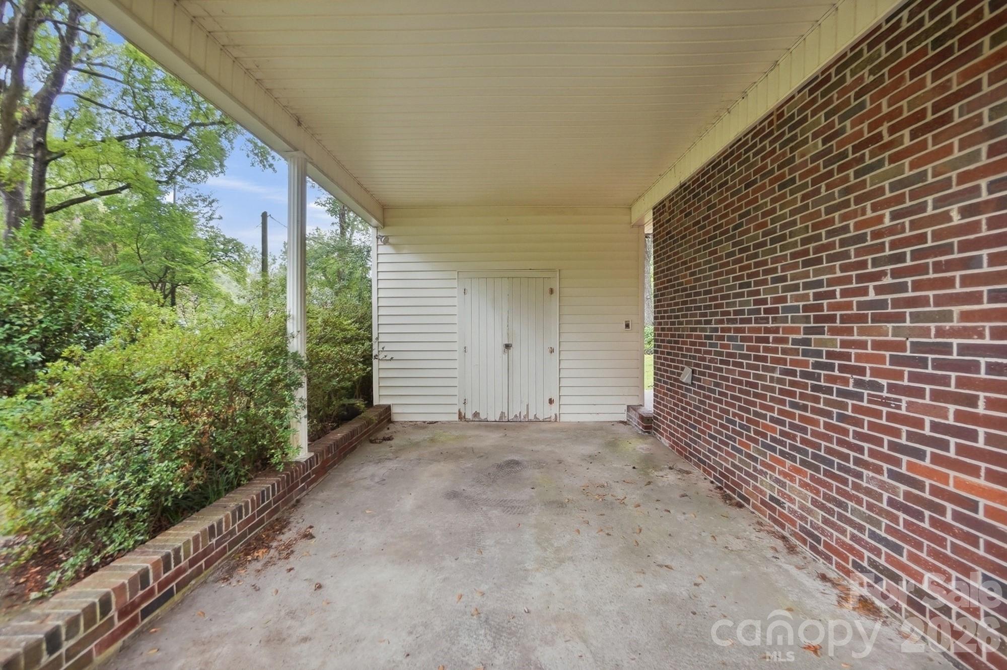 610 Laurel Court Property Photo 27