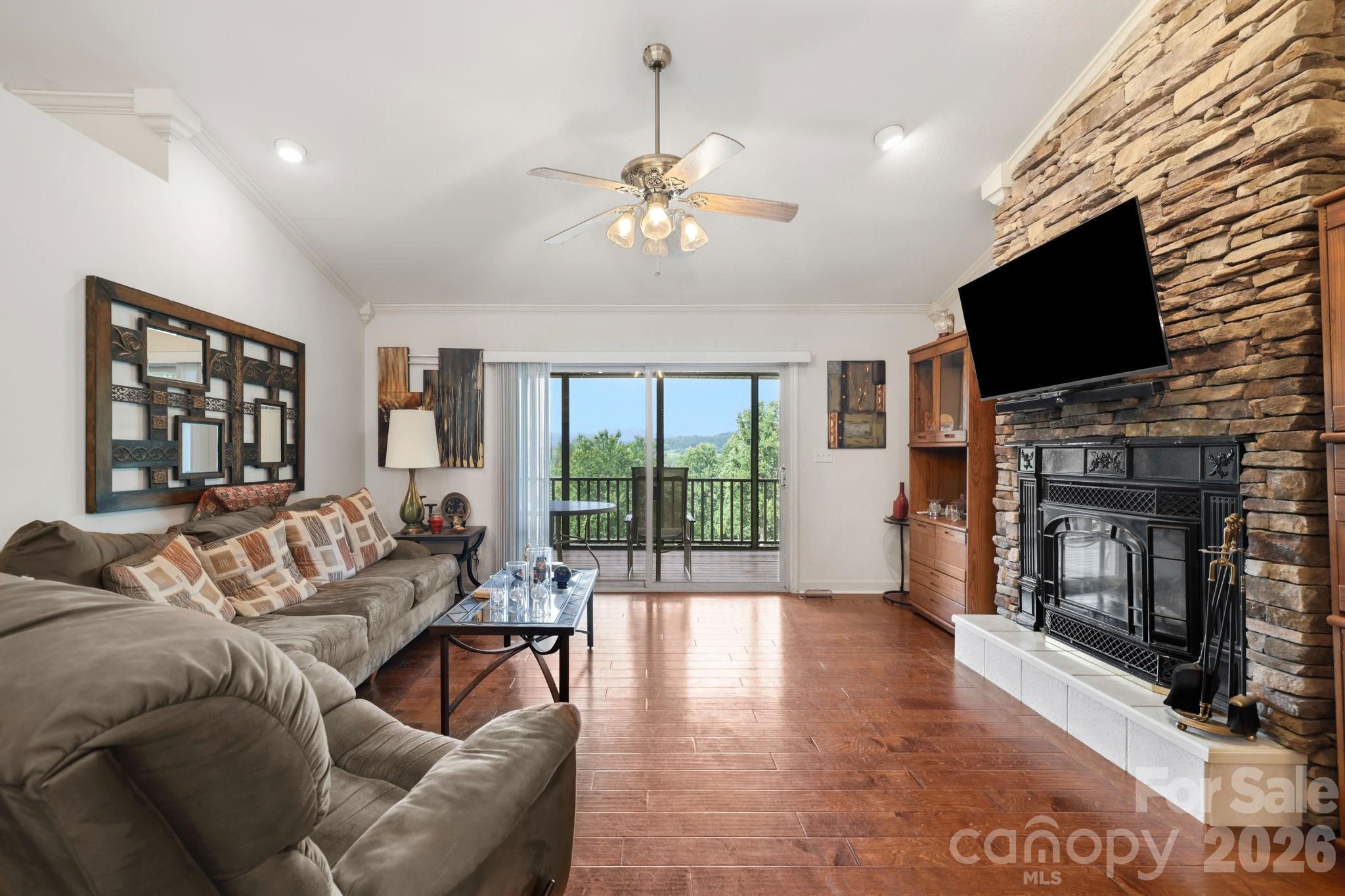81 Chestnut Lane Property Photo 2