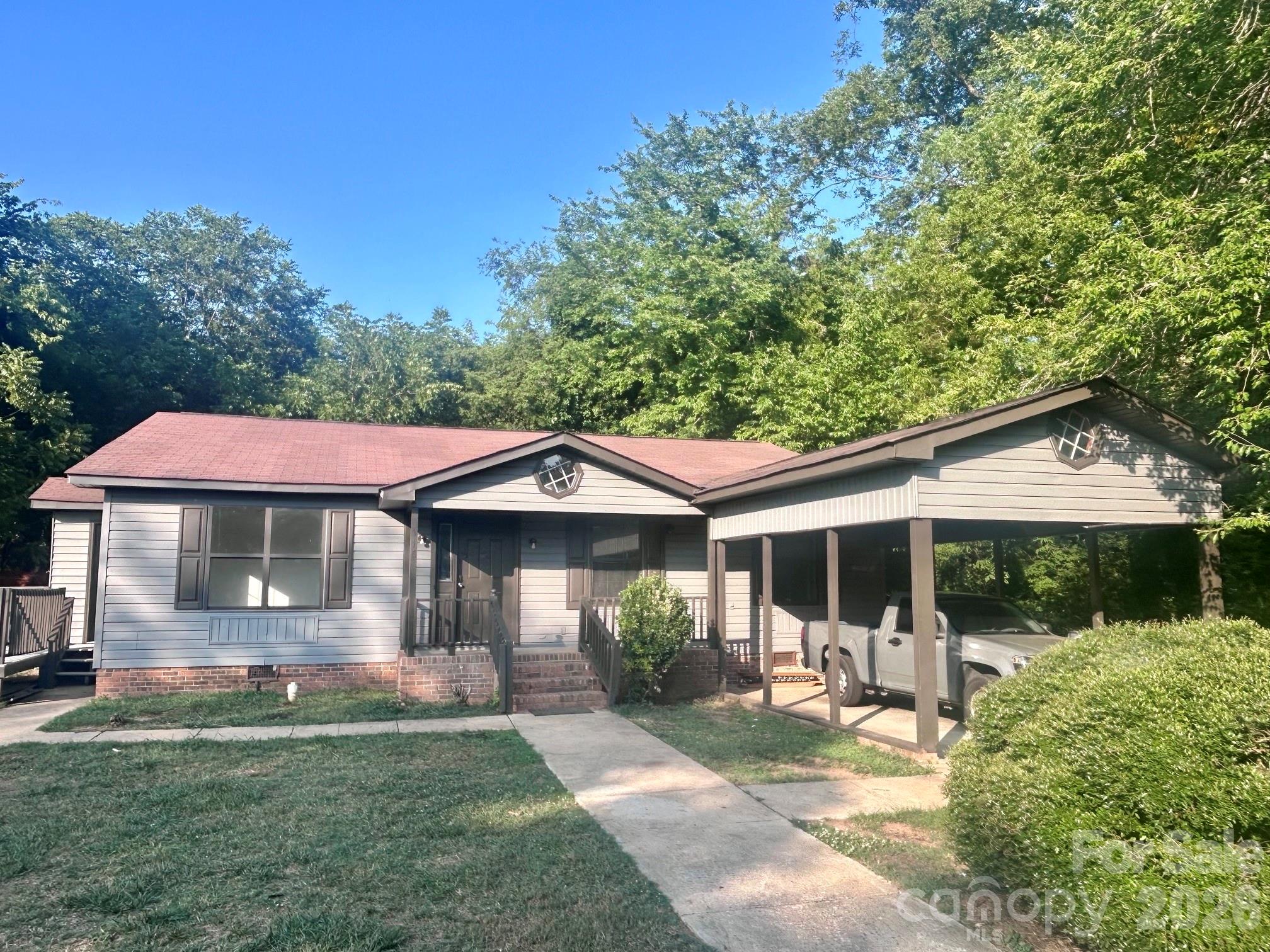 115 E Geroid Street Property Photo 1