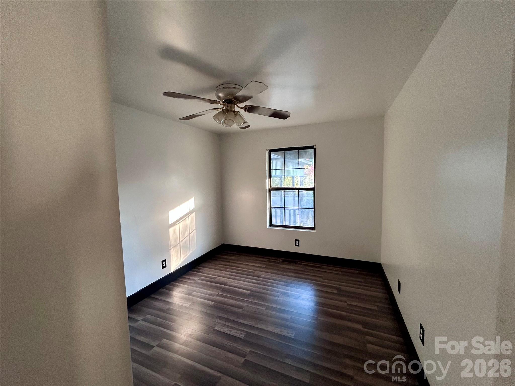 115 E Geroid Street Property Photo 5