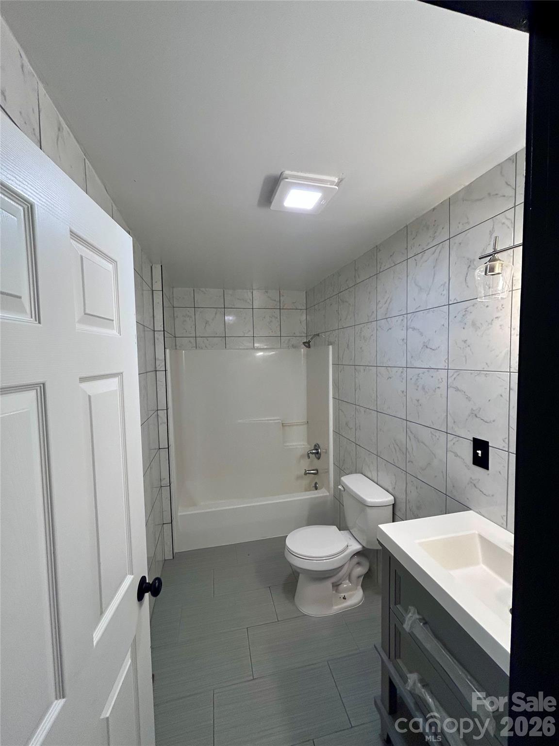 115 E Geroid Street Property Photo 6