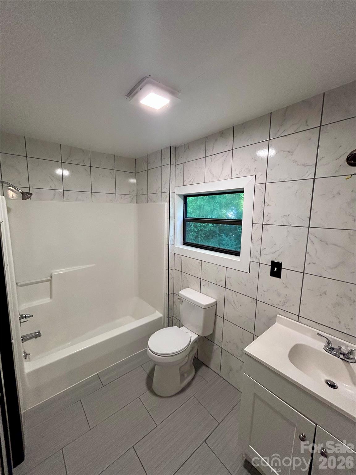 115 E Geroid Street Property Photo 7