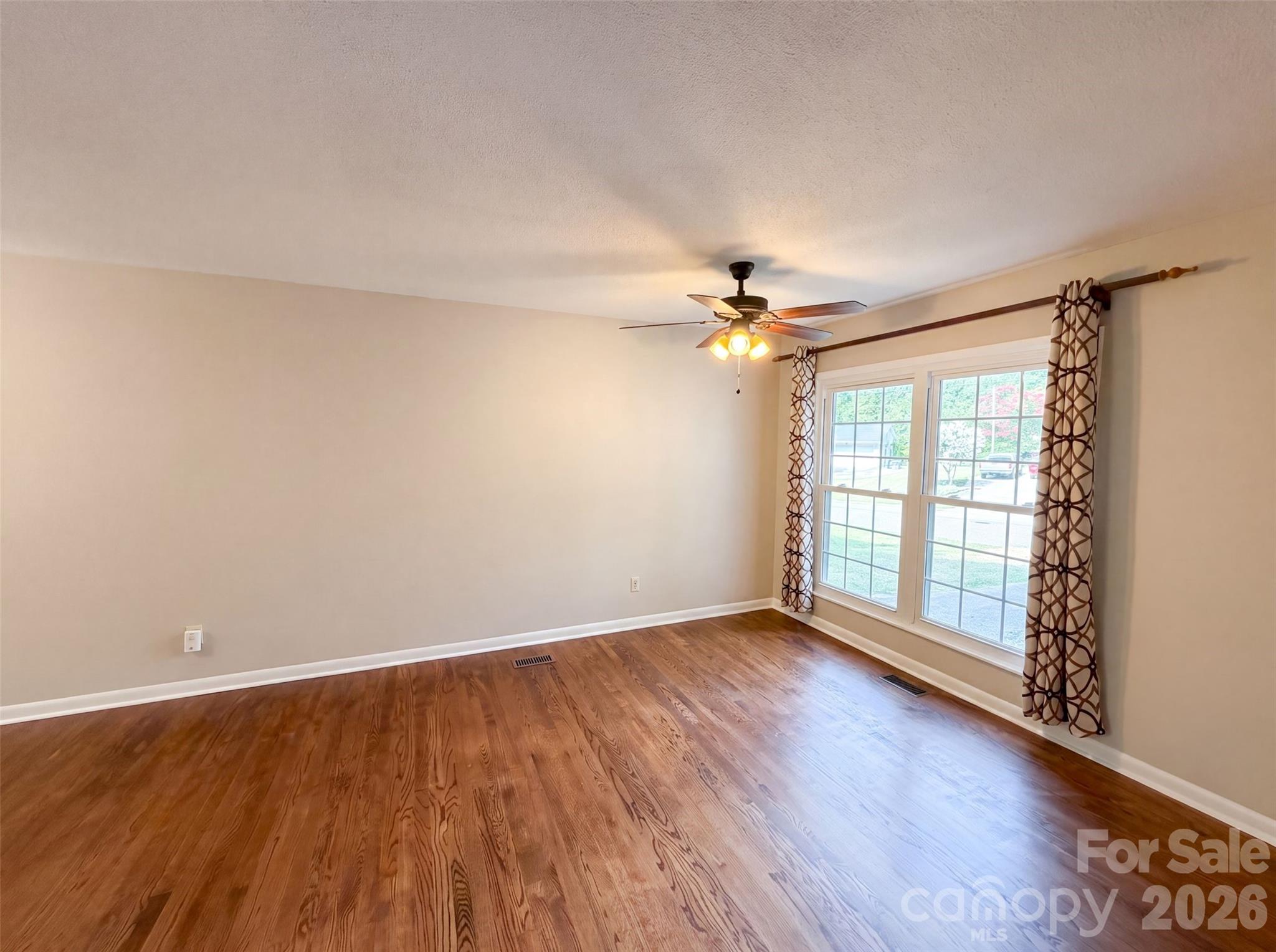 1716 Timberlane Street Property Photo 3