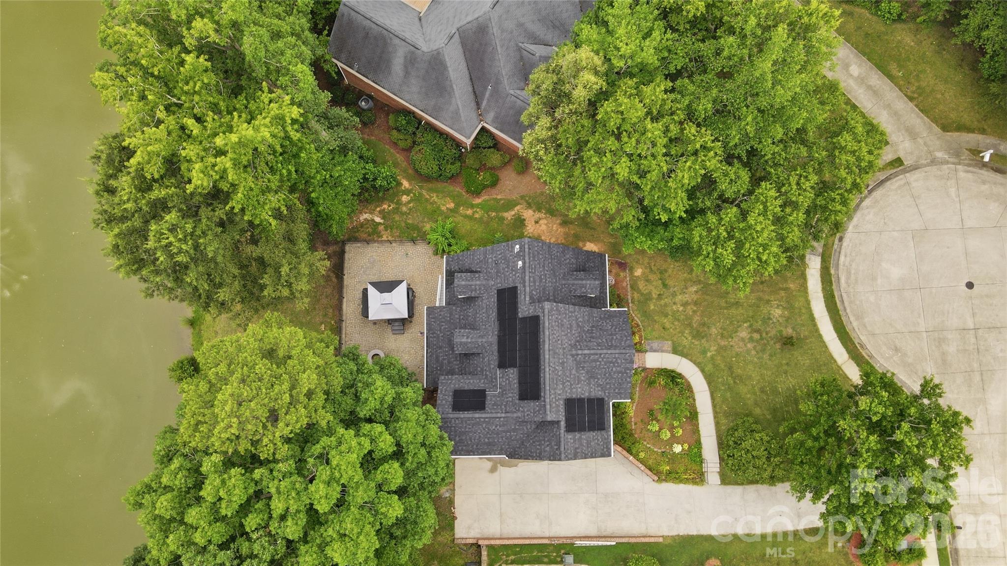 2628 Whitehall Court Property Photo 4