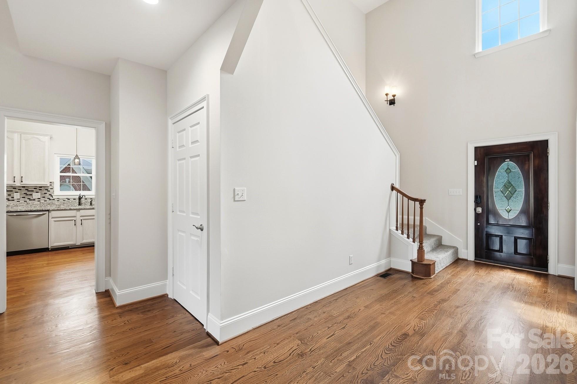 2628 Whitehall Court Property Photo 8