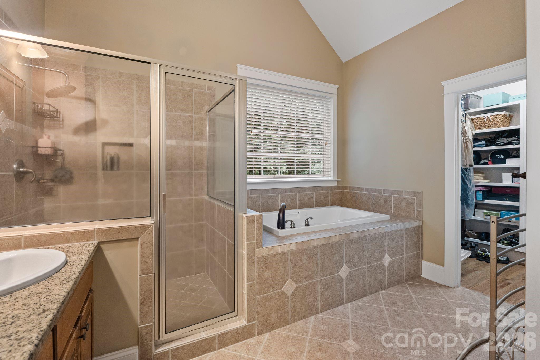 138 Fox Hunt Drive Property Photo 17