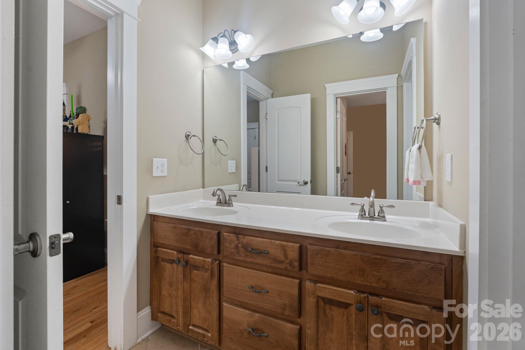 138 Fox Hunt Drive Property Photo 24