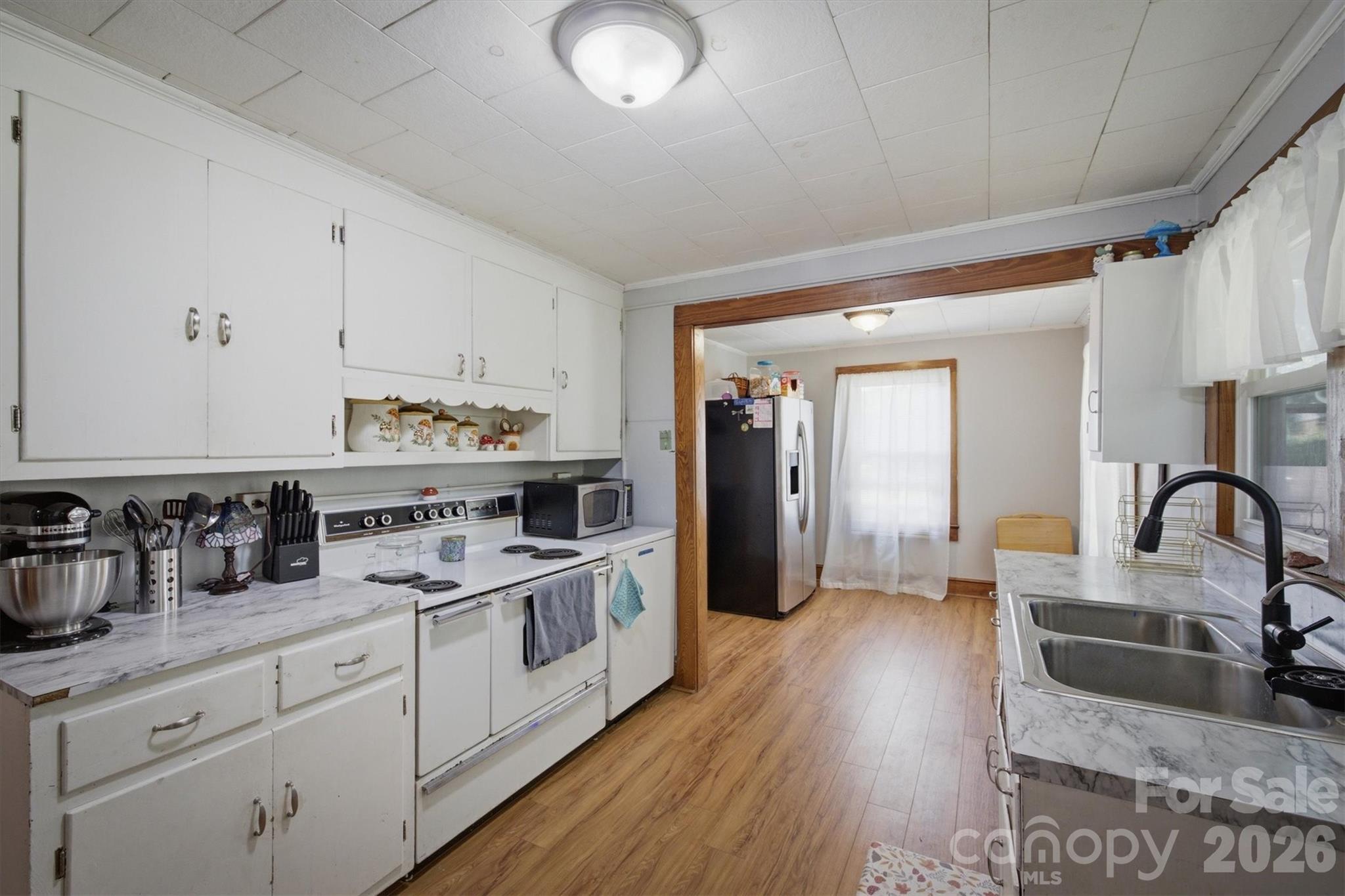 3769 Cameron Place Property Photo 15