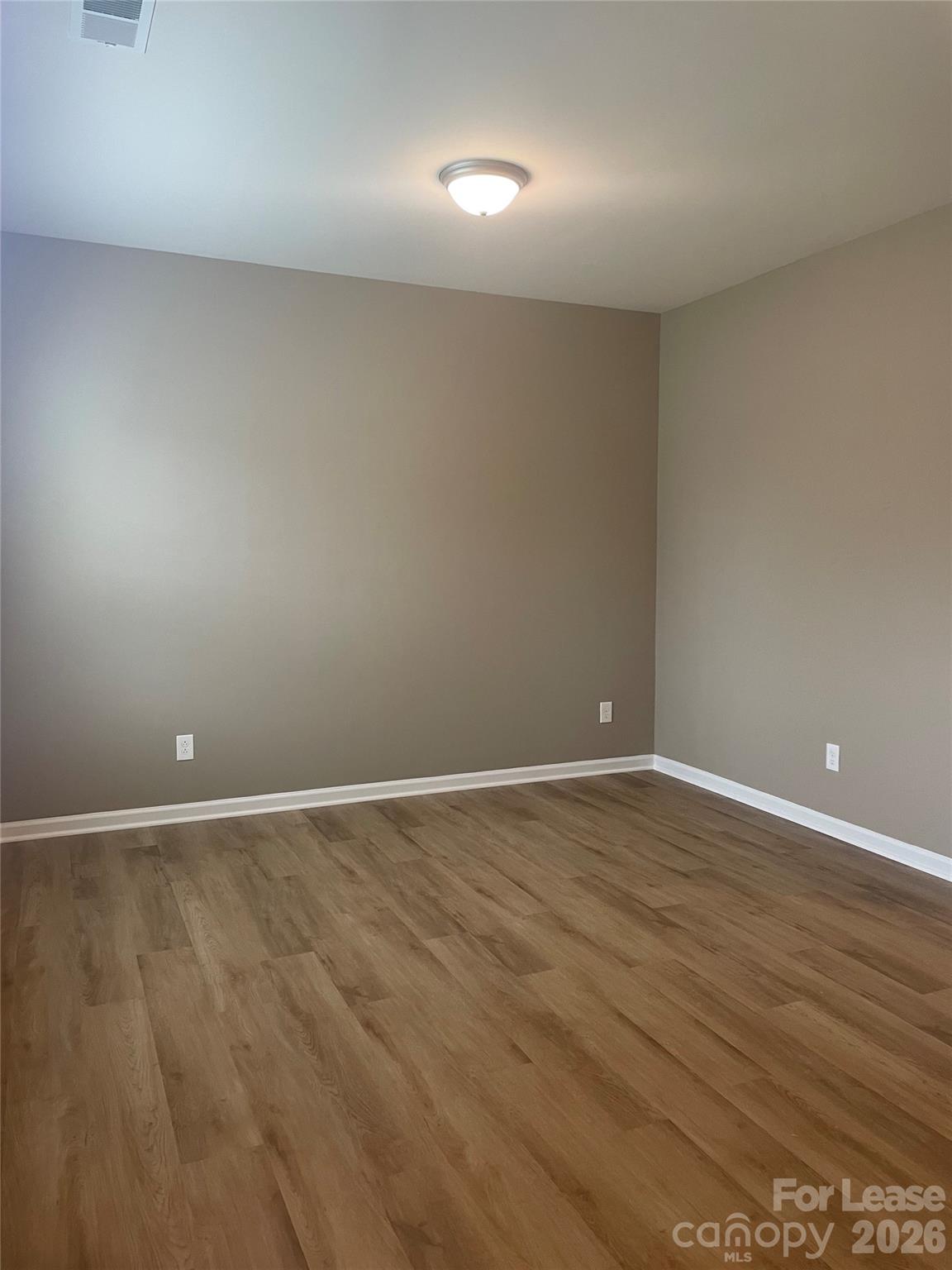 5712 Selkirkshire Road Property Photo 3