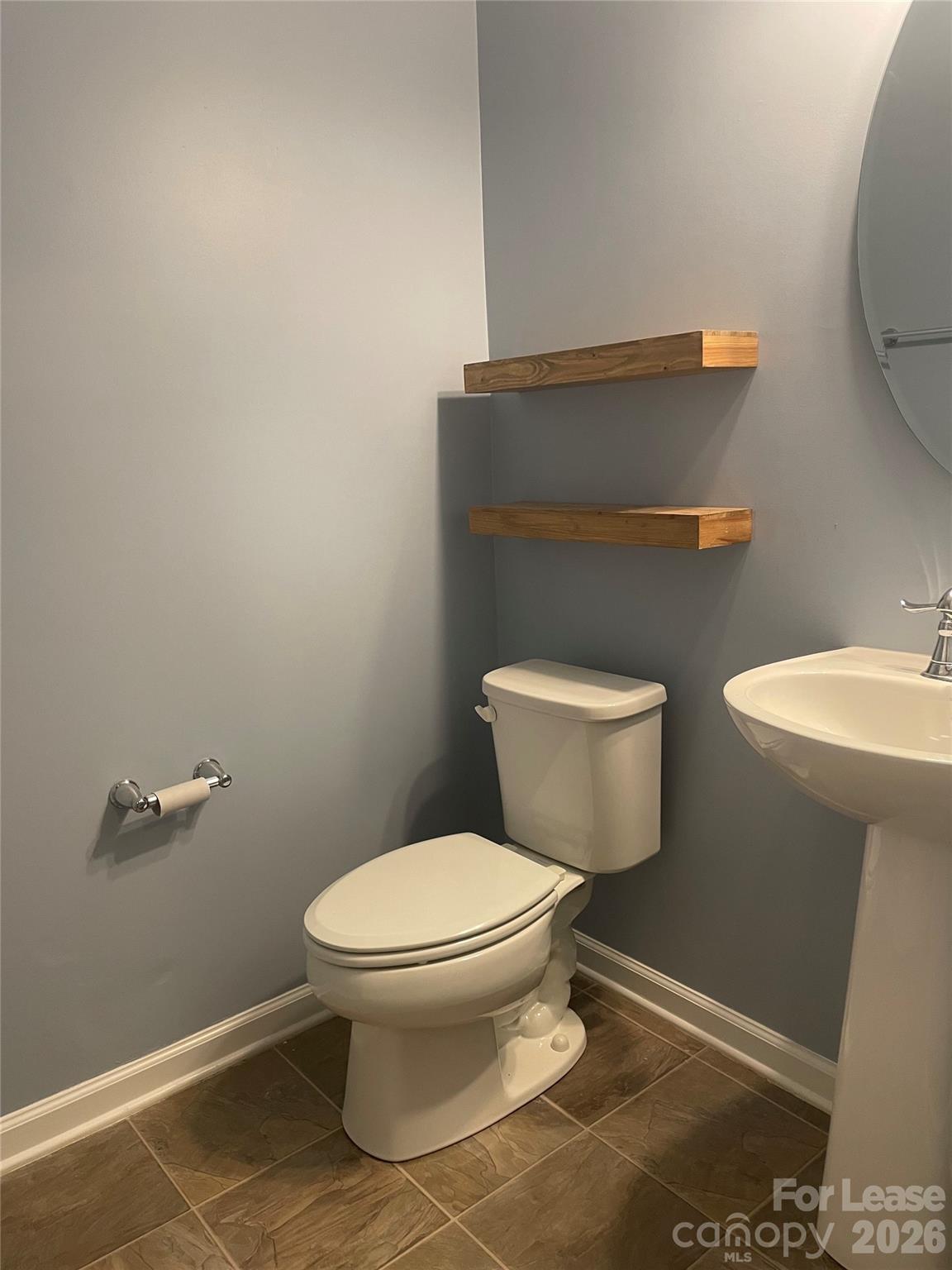 5712 Selkirkshire Road Property Photo 4