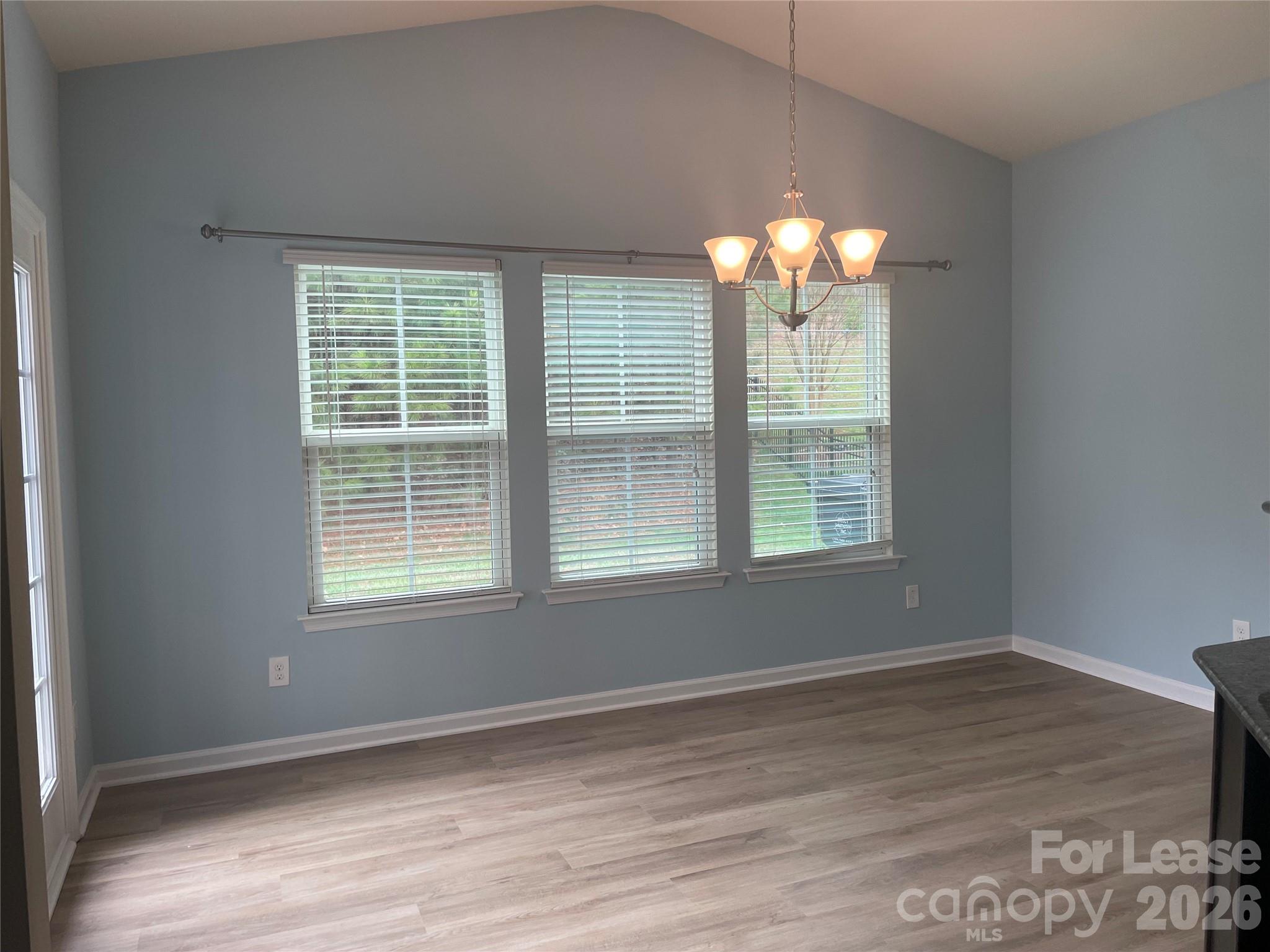 5712 Selkirkshire Road Property Photo 7