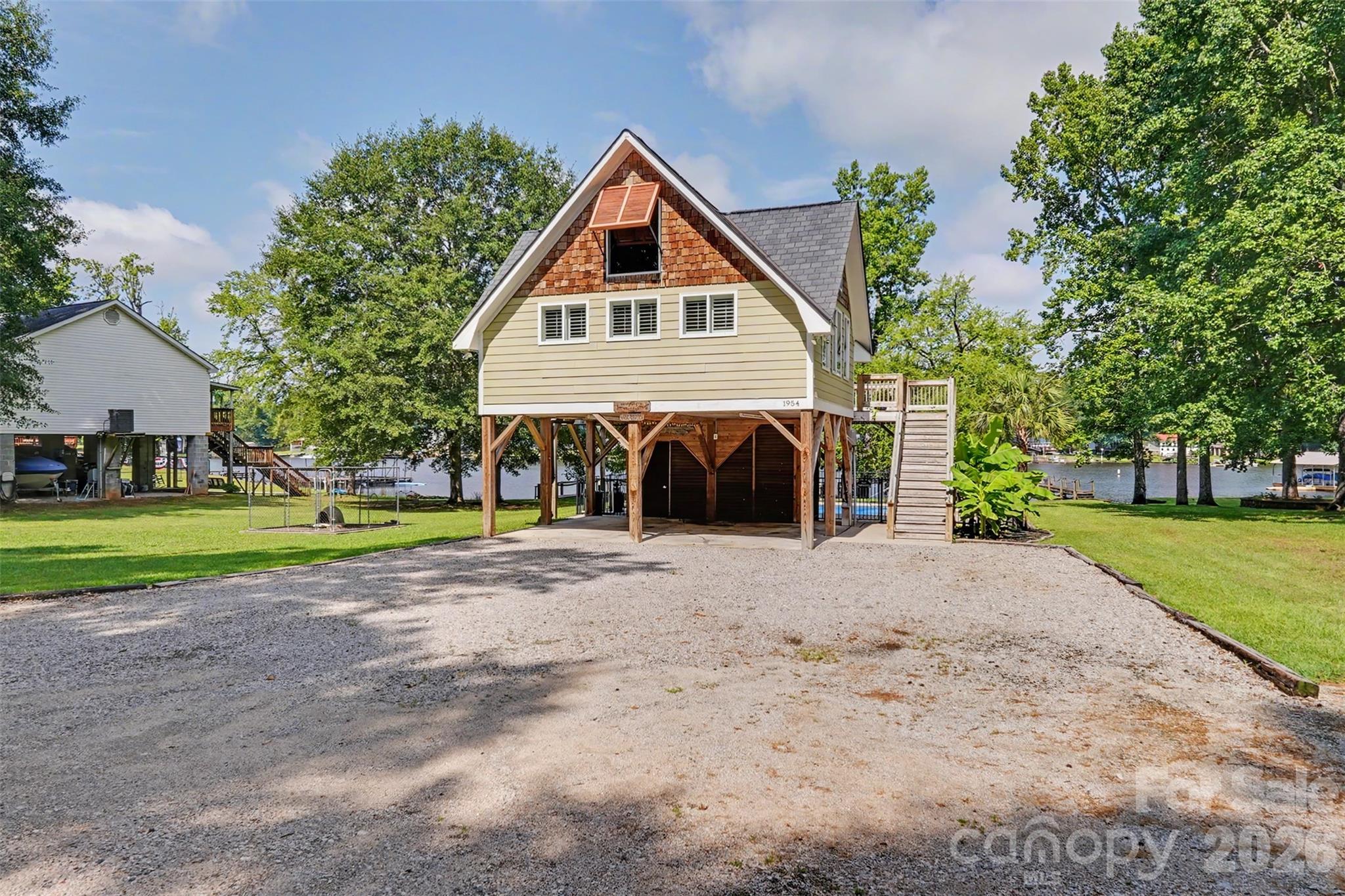 1954 White Road Property Photo 4