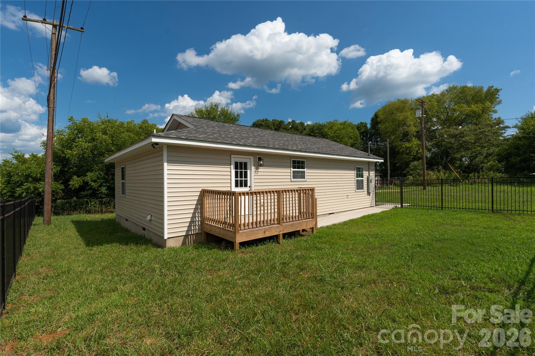 724 Webber Avenue Property Photo 16