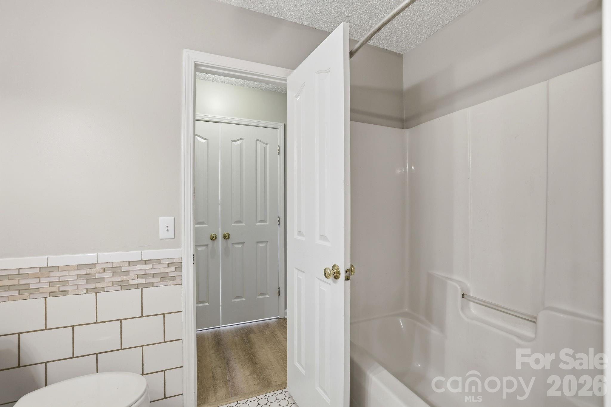932 Heritage Parkway Property Photo 8