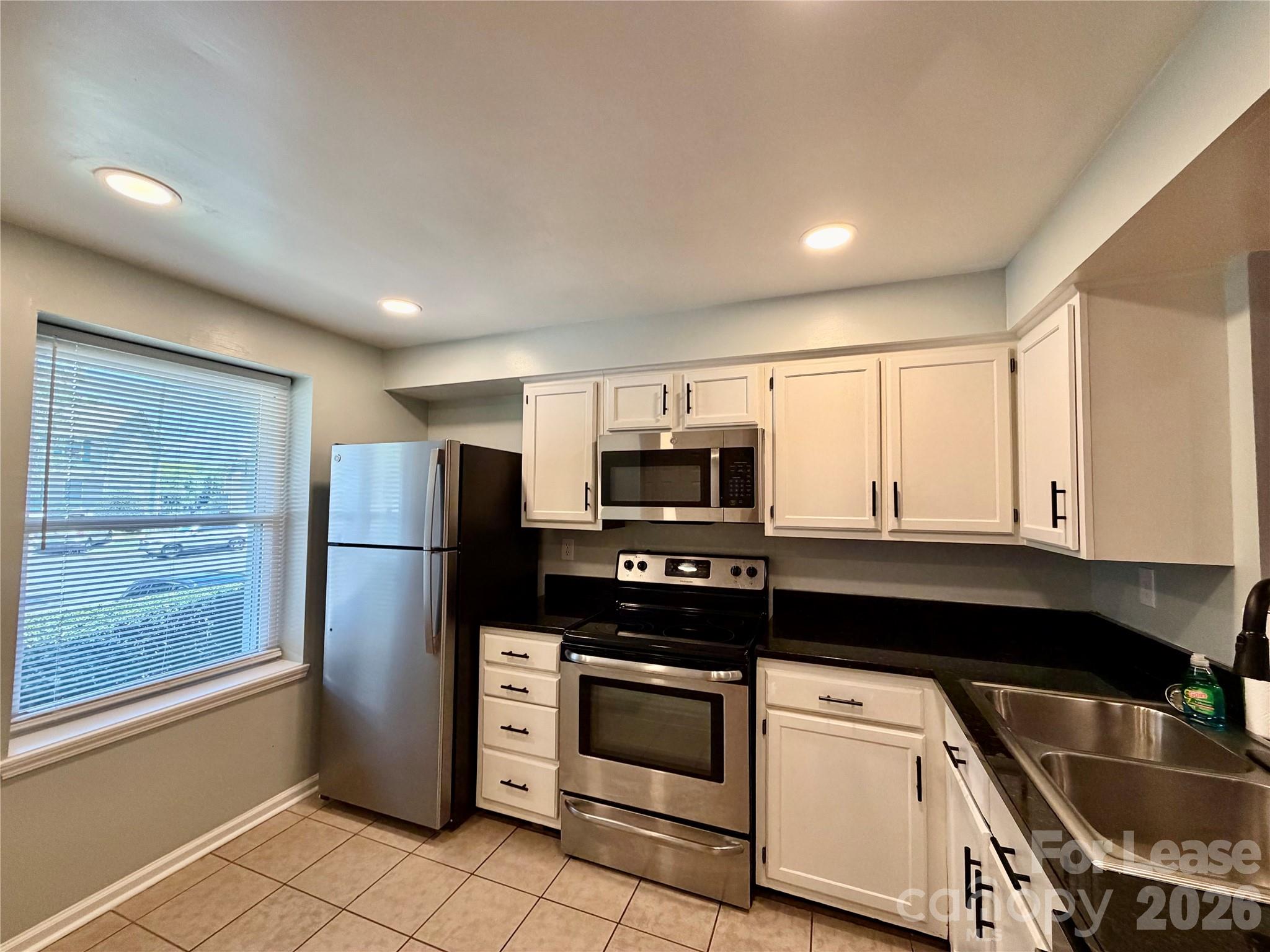 9604 Vinca Circle E Property Photo 4