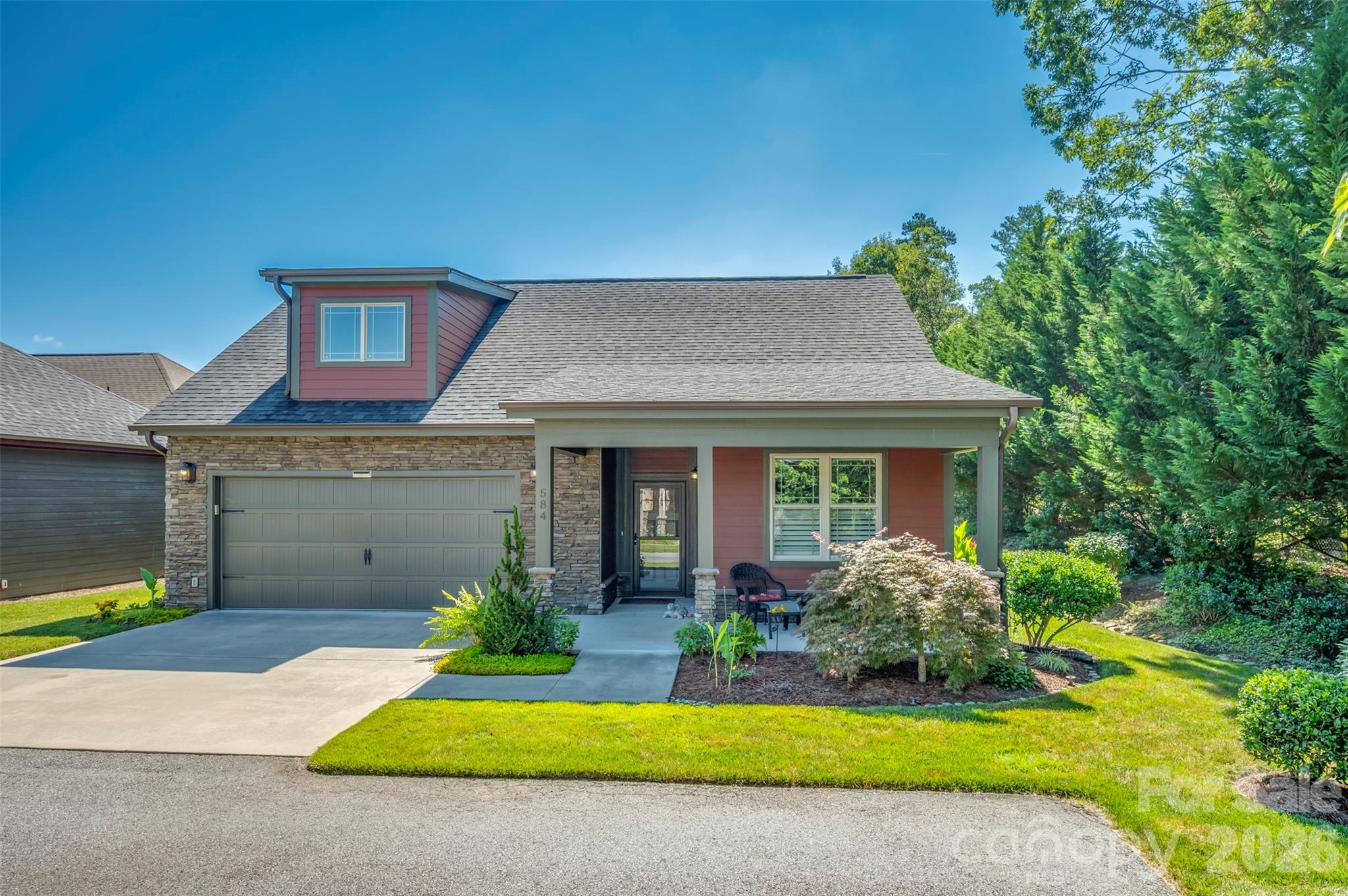 584 Summerfield Place Property Photo 1