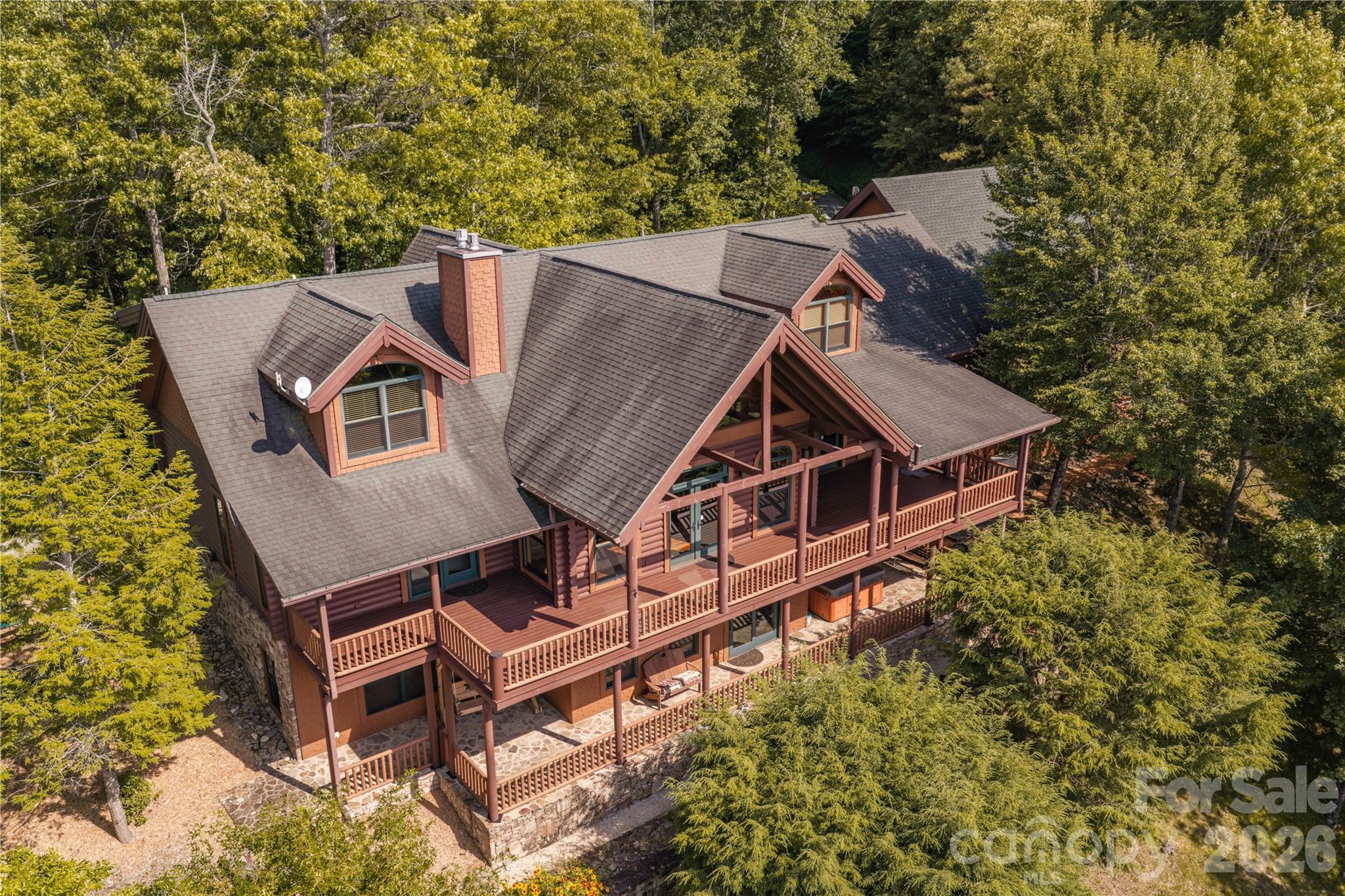 925 Appalachian Way Property Photo 1