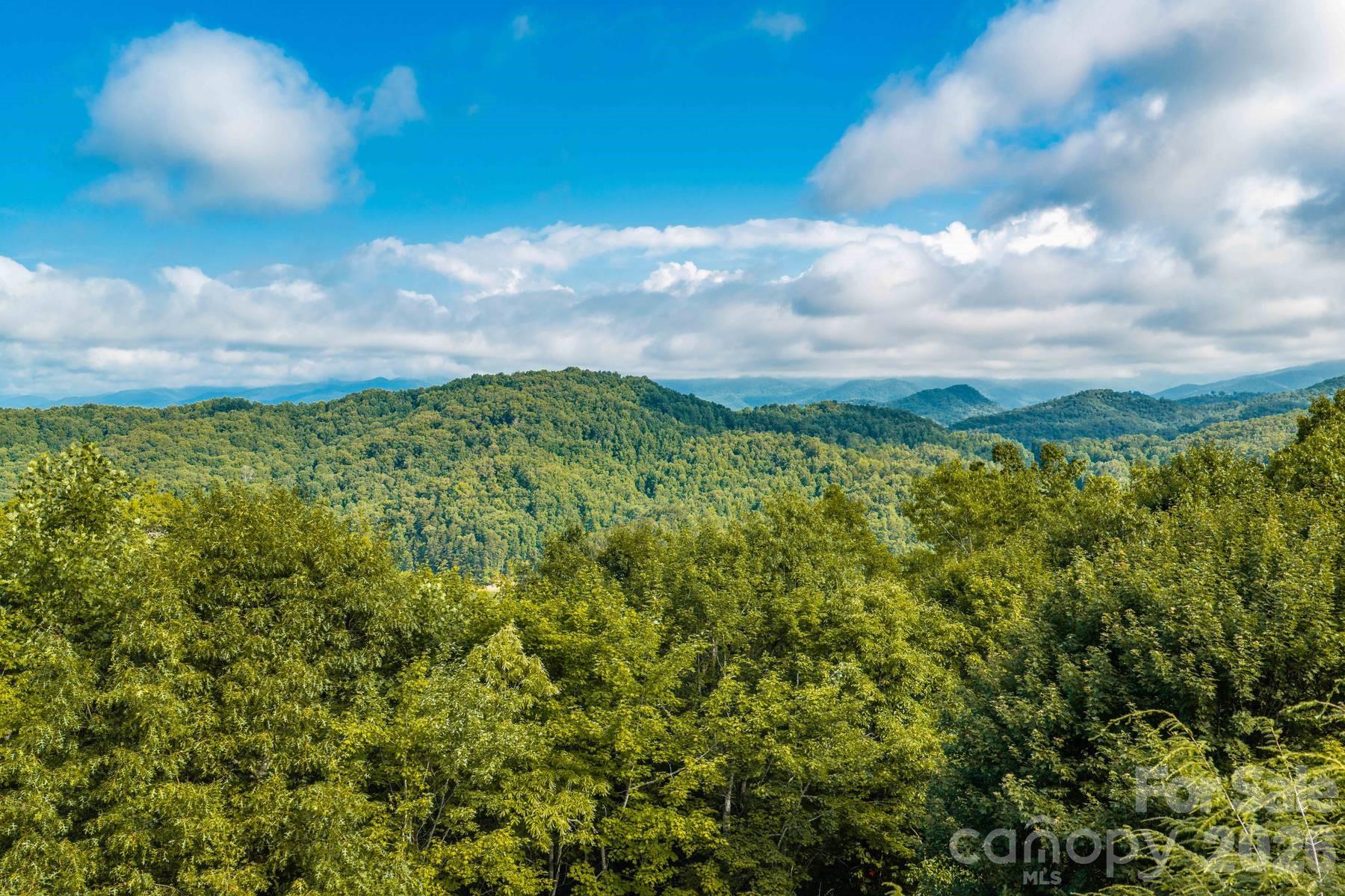 925 Appalachian Way Property Photo 5