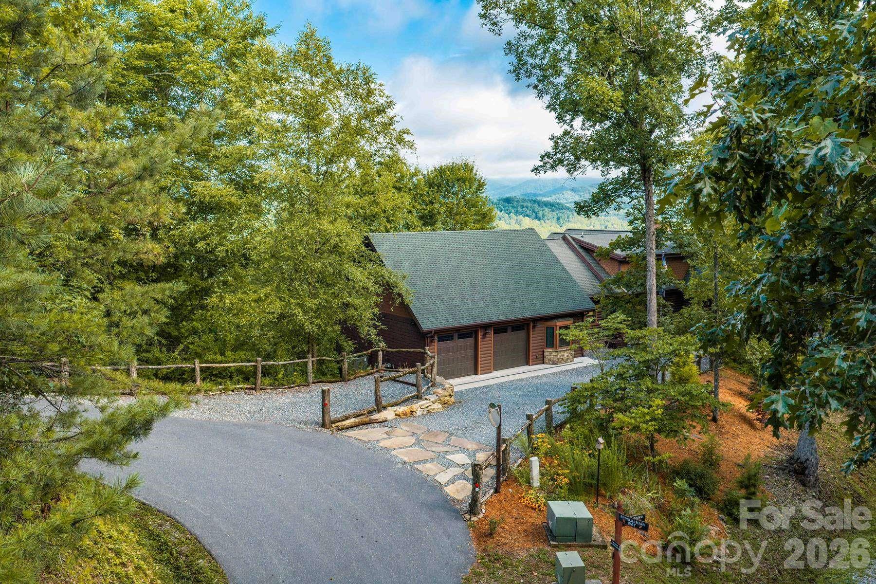 925 Appalachian Way Property Photo 5
