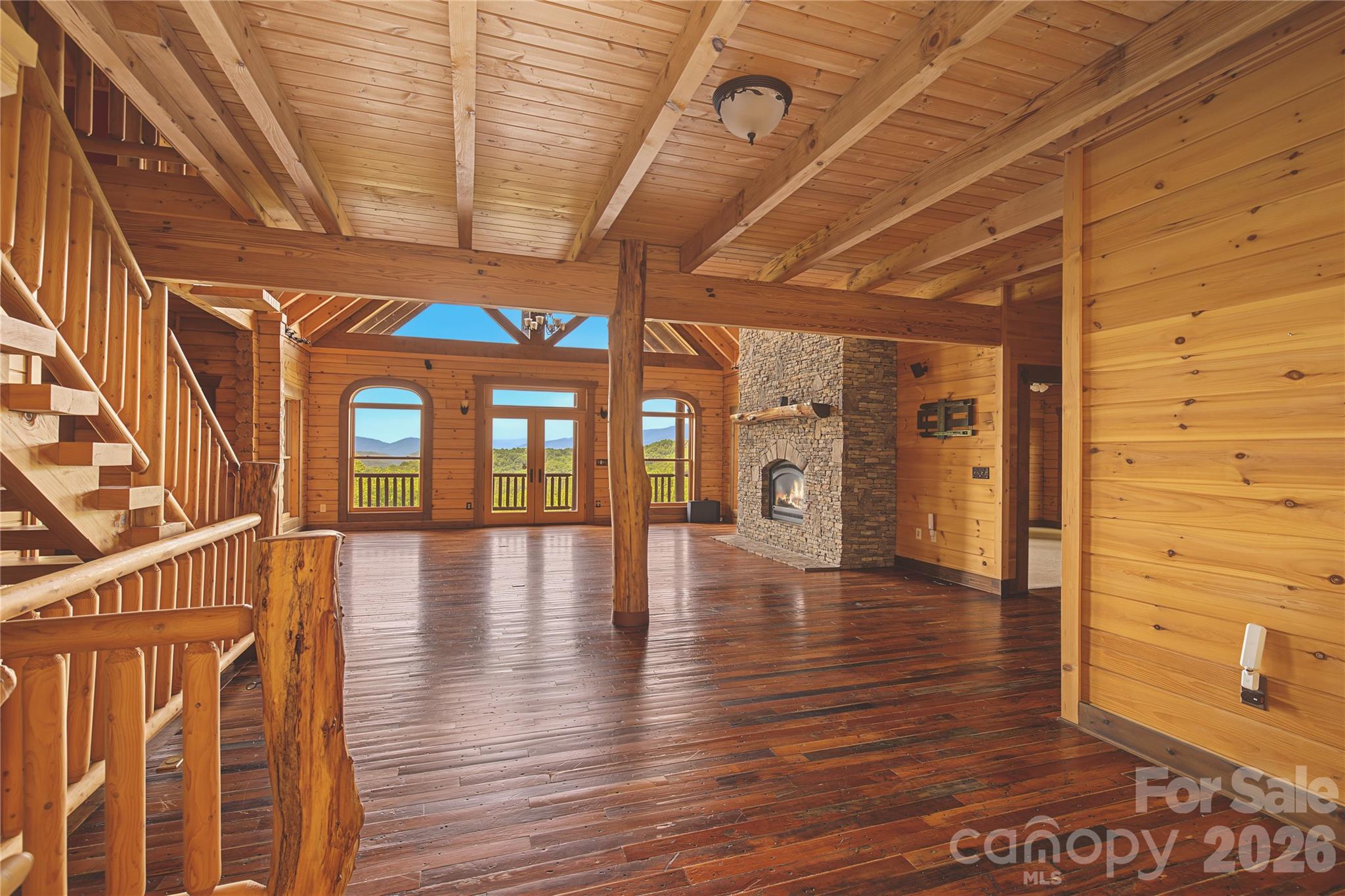 925 Appalachian Way Property Photo 6