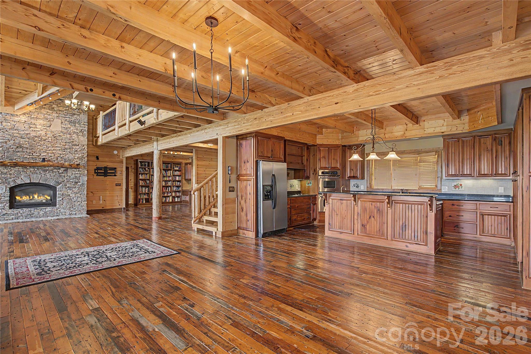 925 Appalachian Way Property Photo 10