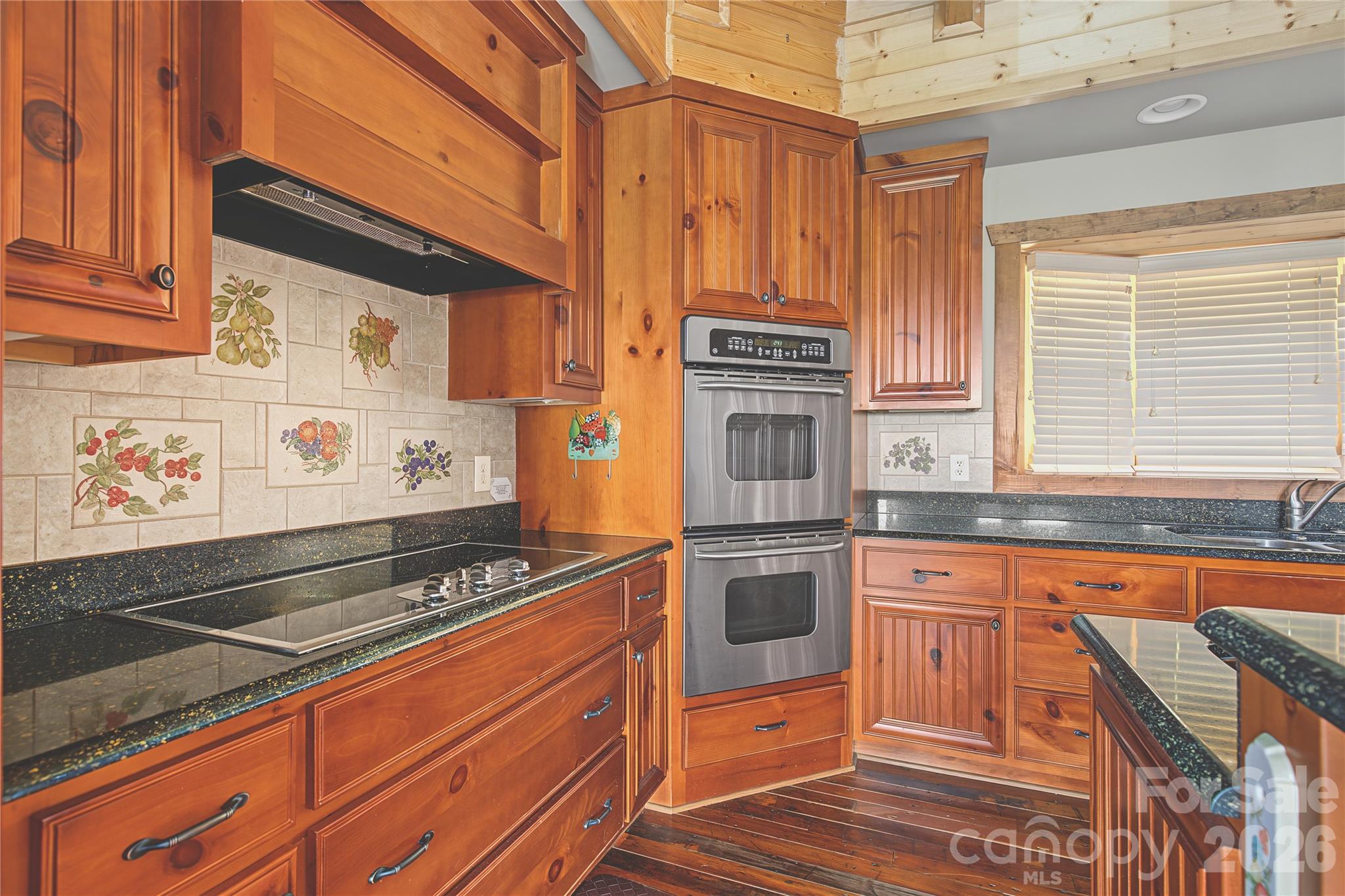 925 Appalachian Way Property Photo 14