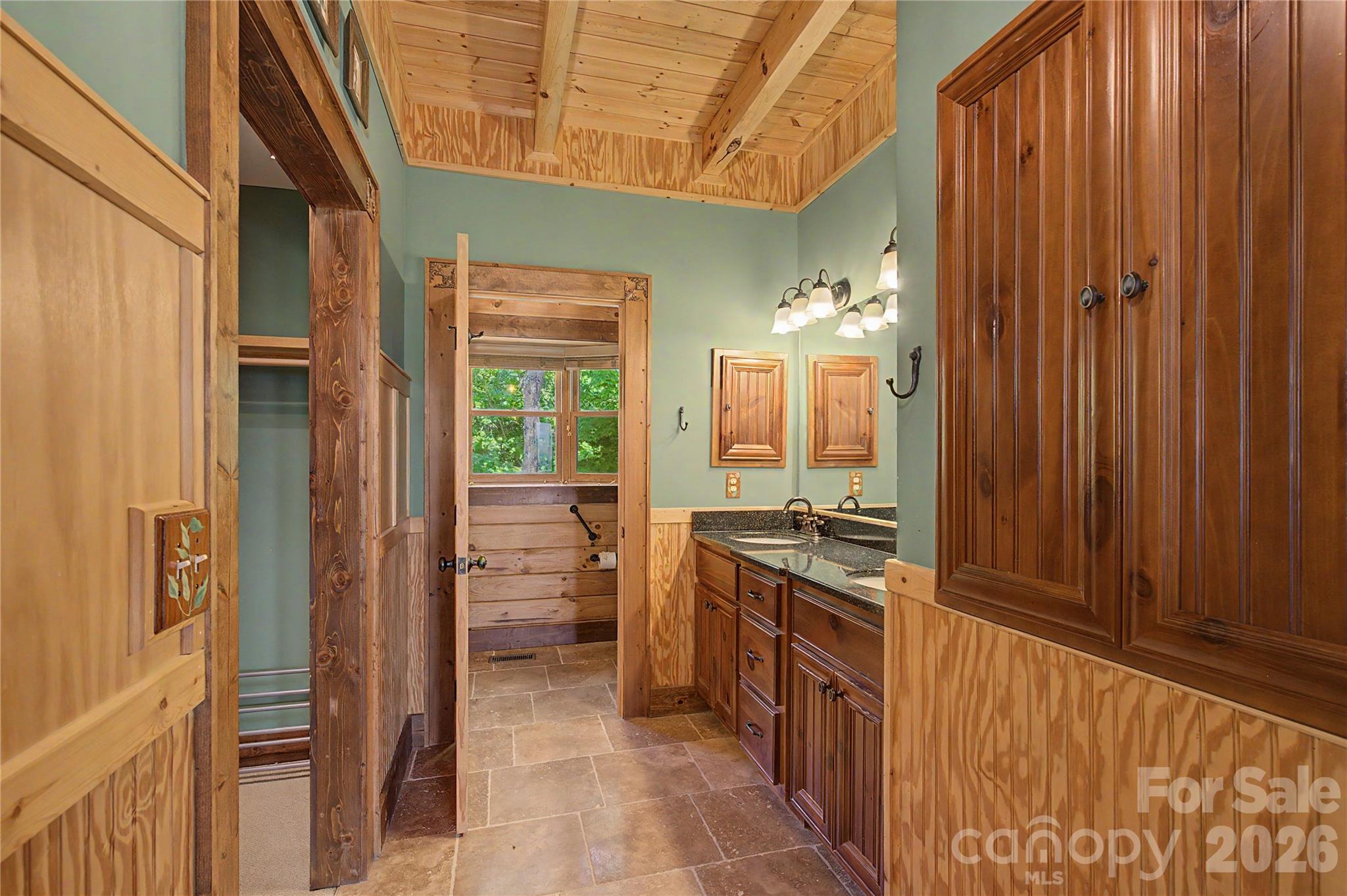 925 Appalachian Way Property Photo 20