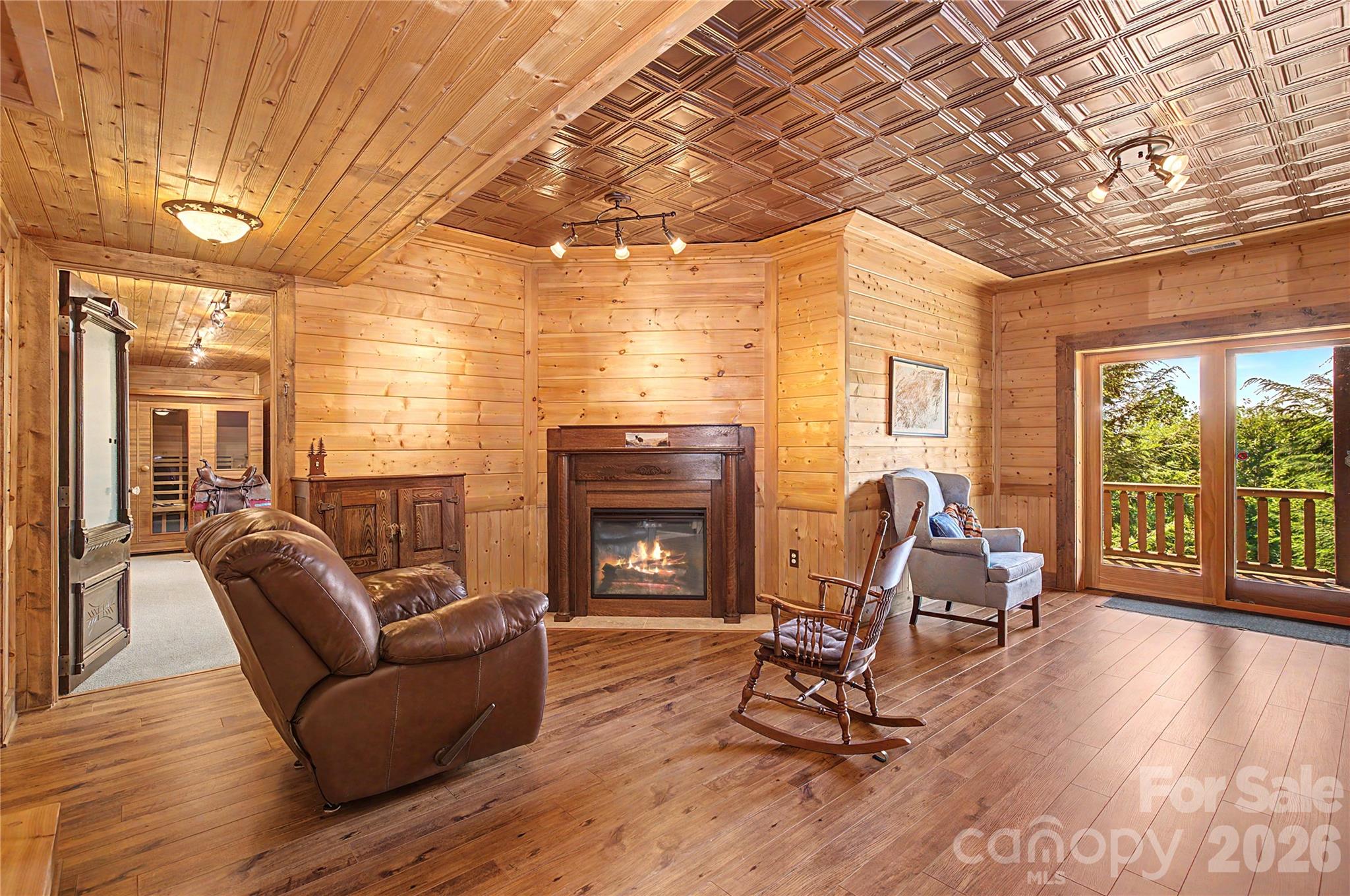 925 Appalachian Way Property Photo 33