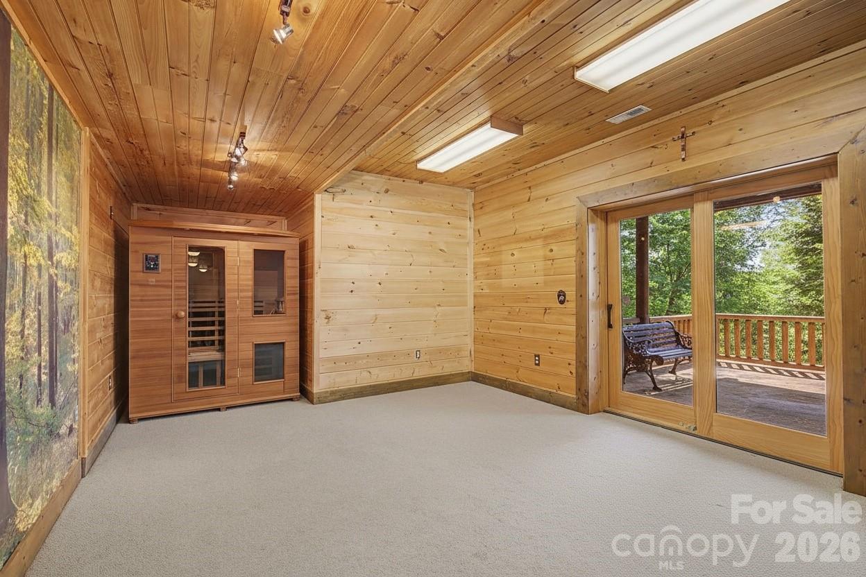 925 Appalachian Way Property Photo 36