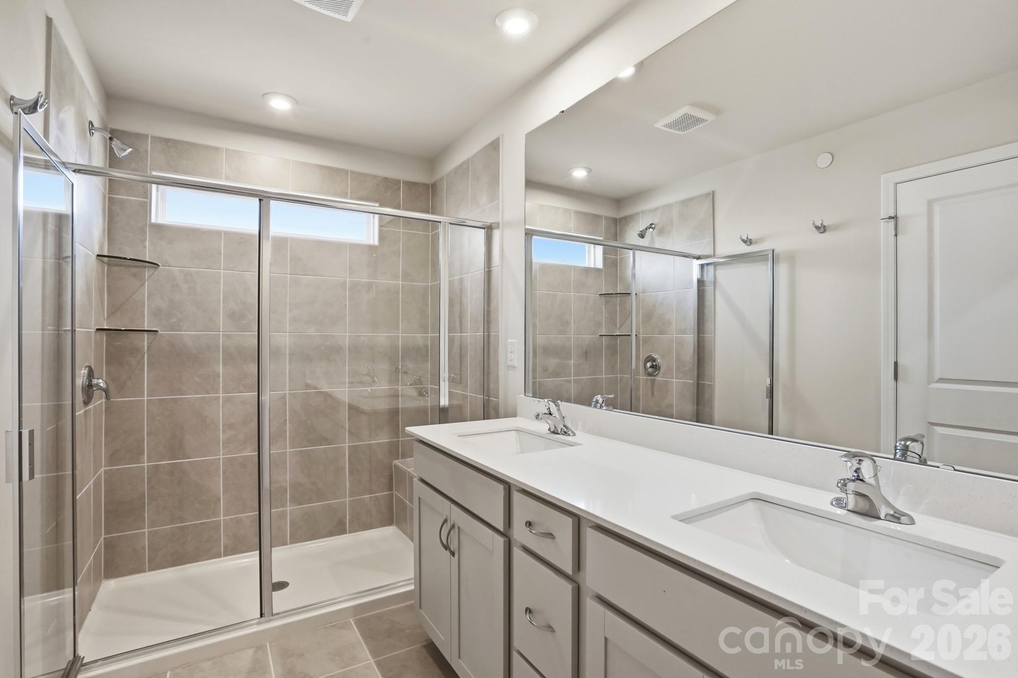 2565 Hedgecliff Road Property Photo 16